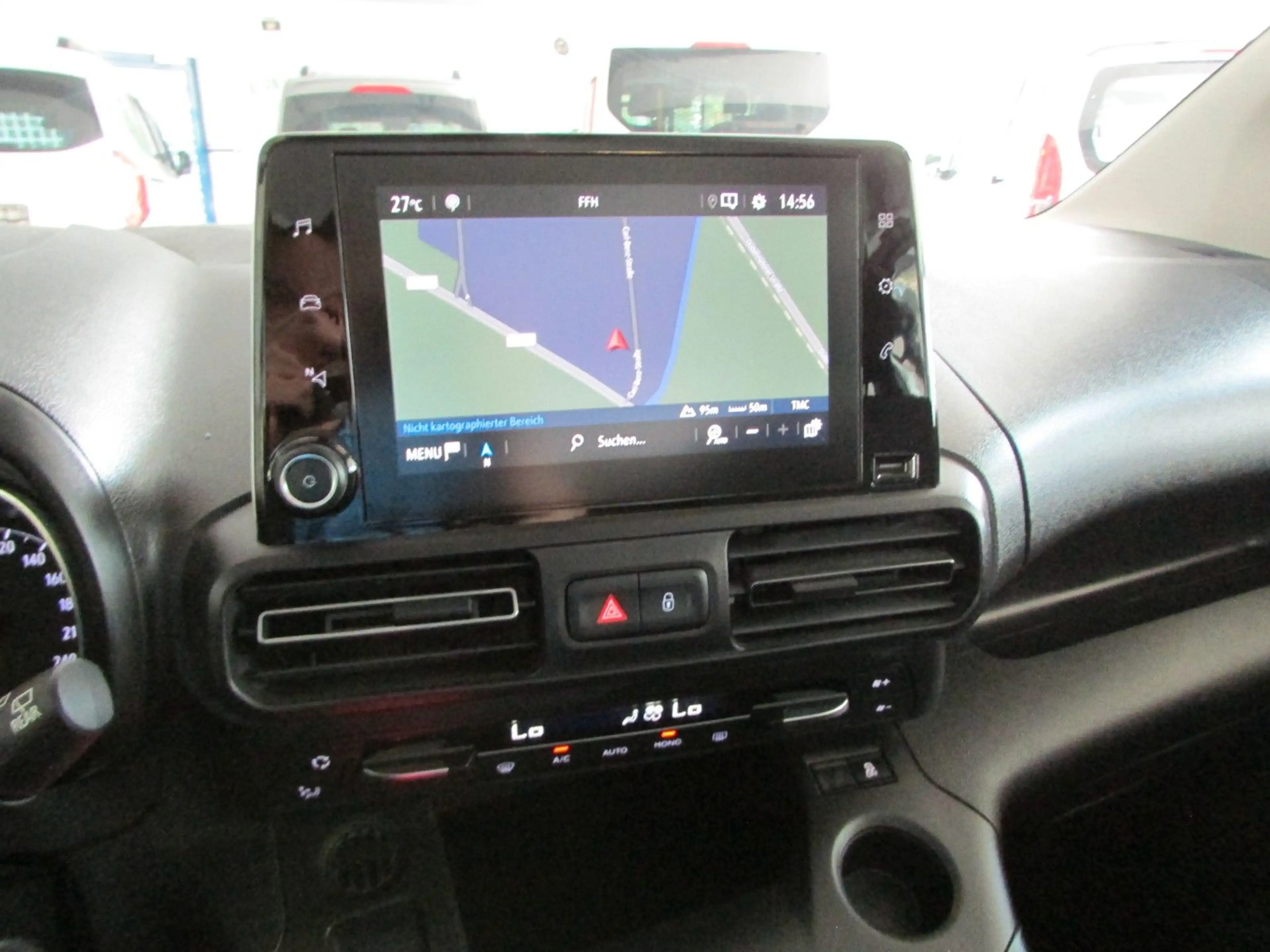 Opel Combo Life el.Rollstuhlrampe-Behindertengerecht — photo 23