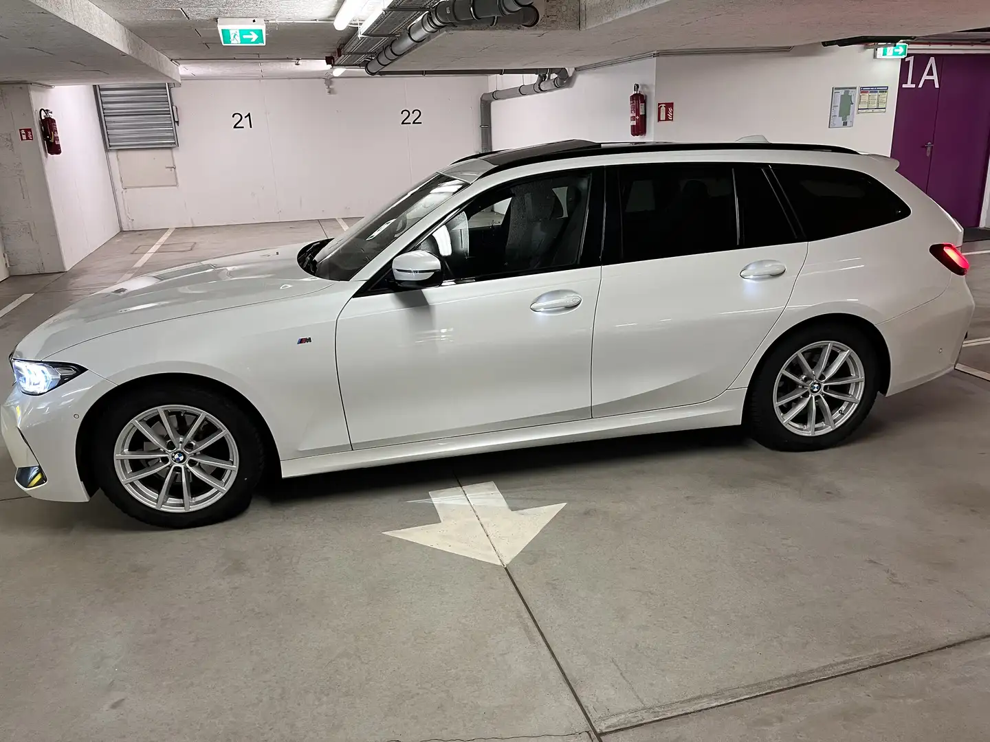 BMW 320 320d Touring xDrive Aut. - 1