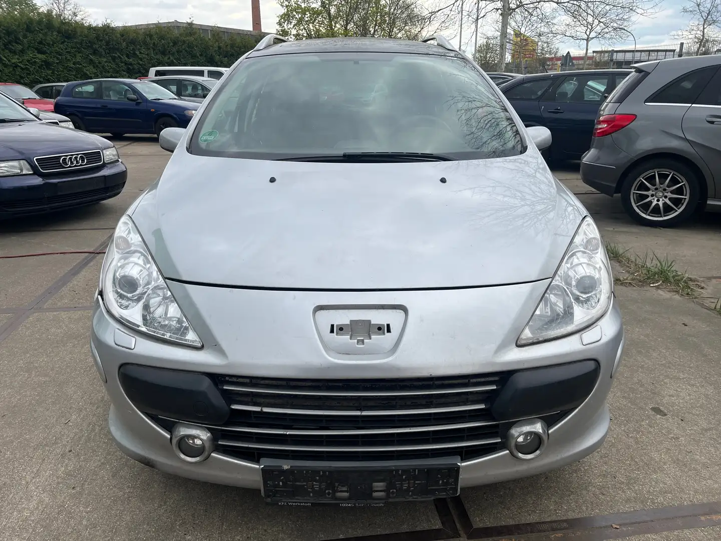 Peugeot 307 Kombi Diesel 1.6  HDi SW 110 *kein Tüv* Stříbrná - 2