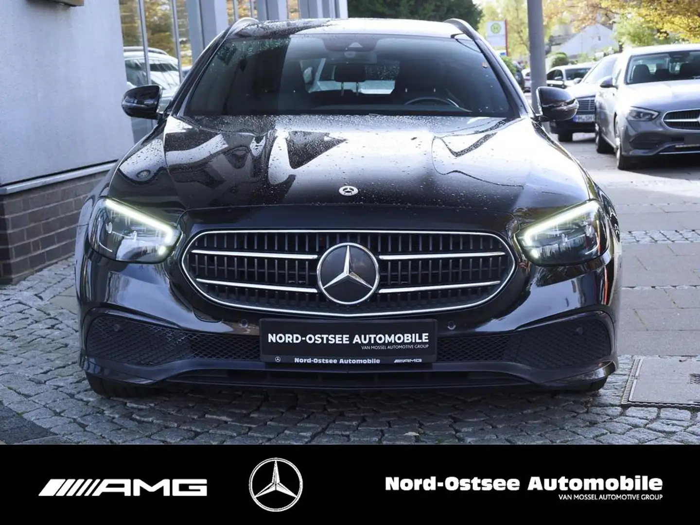 Mercedes-Benz E 220 d T AVANTGARDE AHK NIGHT SD PARKPAKET DAB Schwarz - 2