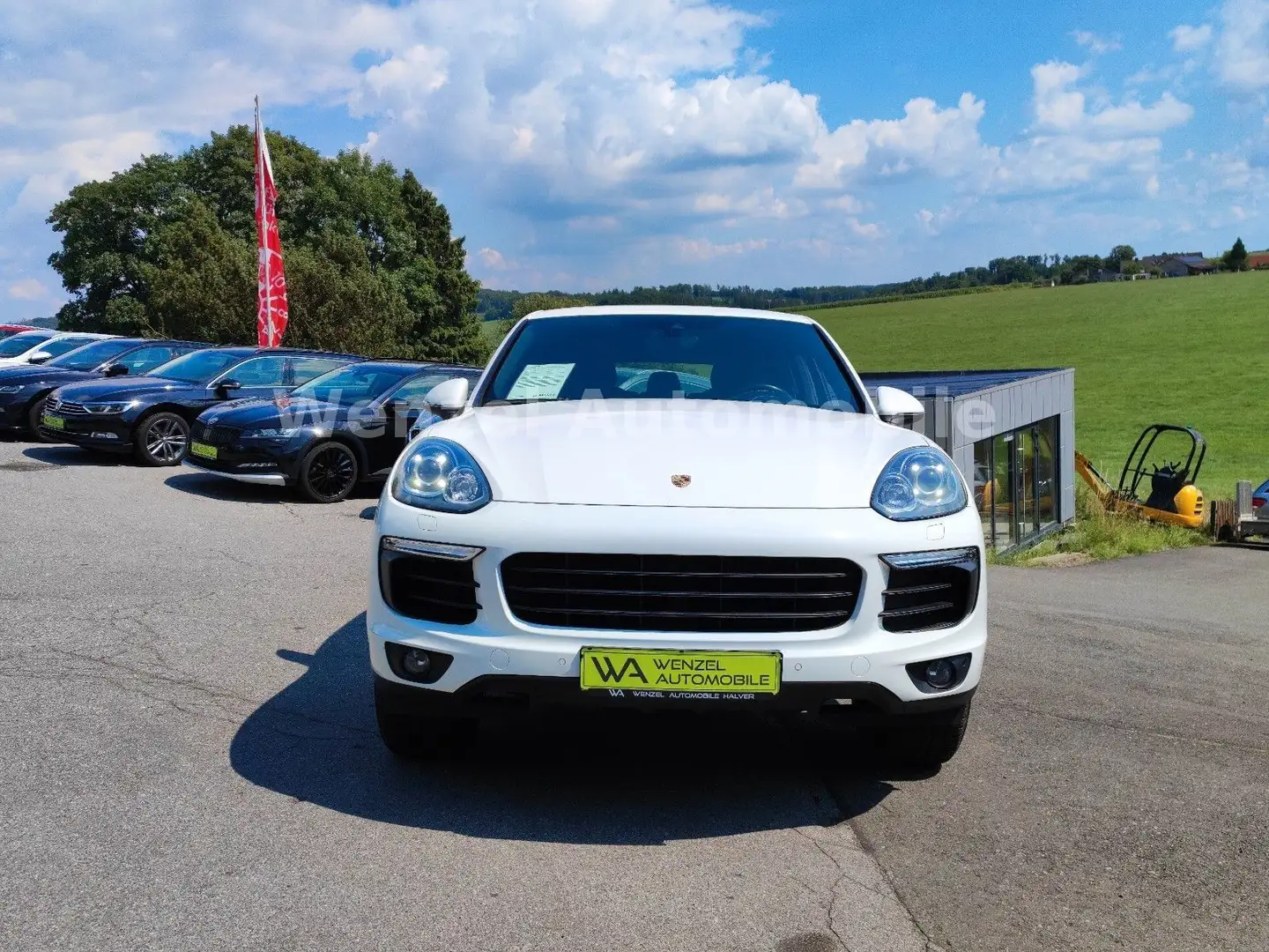 Porsche Cayenne S  HYBRID*1.Hand*Unfallfrei*MWST*333PS Weiß - 2