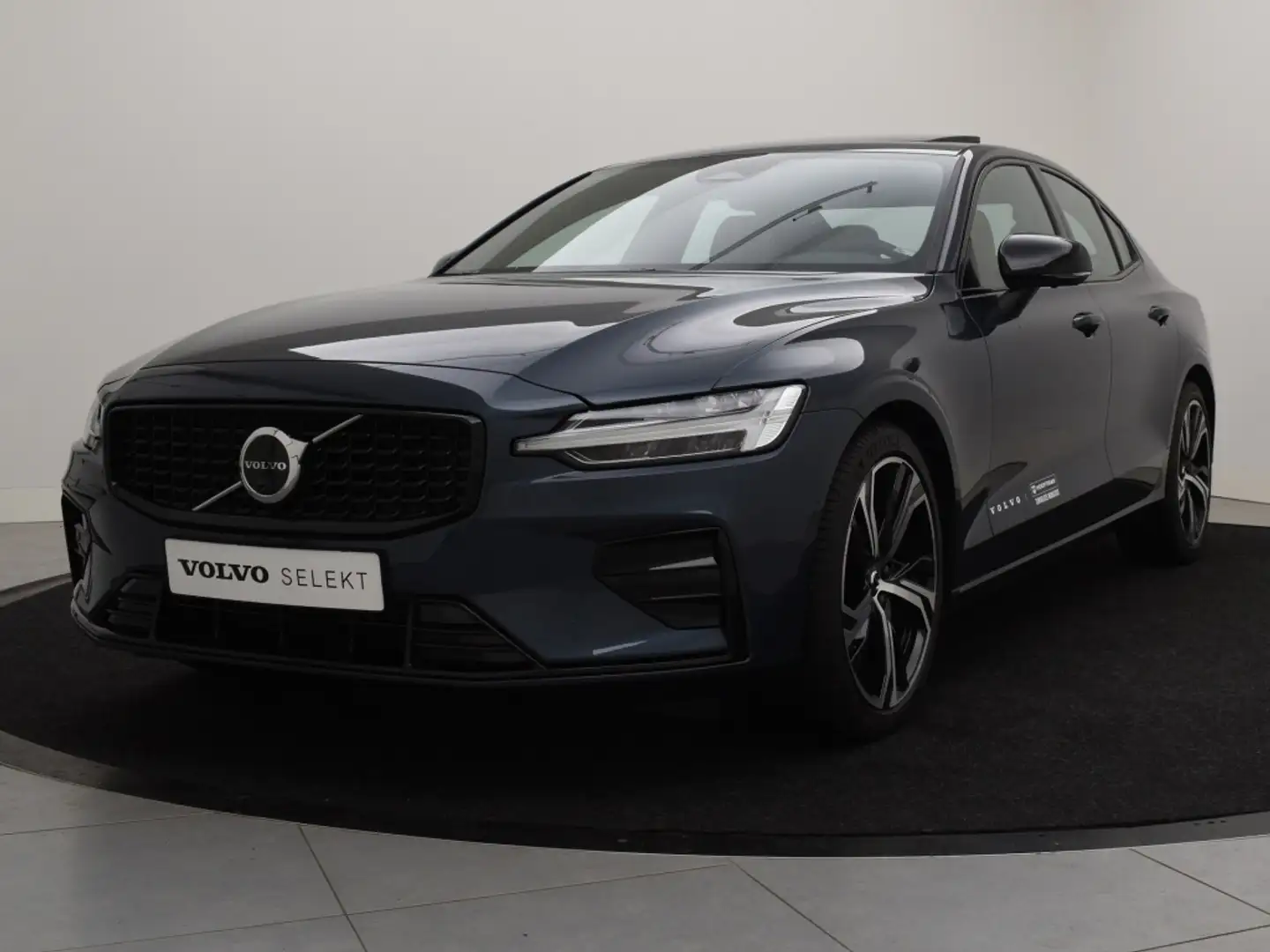 Volvo S60 B4 AUT(7) PLUS DARK 360GR CAM HARMAN/KARDON STOELV Bleu - 2