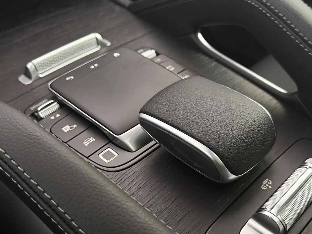 Mercedes-Benz GLS снимка Mercedes-Benz GLS