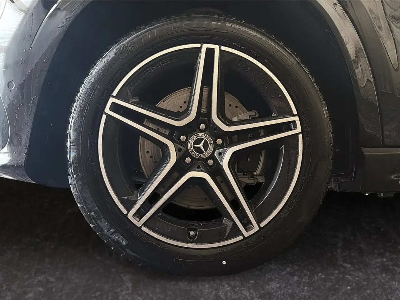 Mercedes-Benz GLS снимка Mercedes-Benz GLS