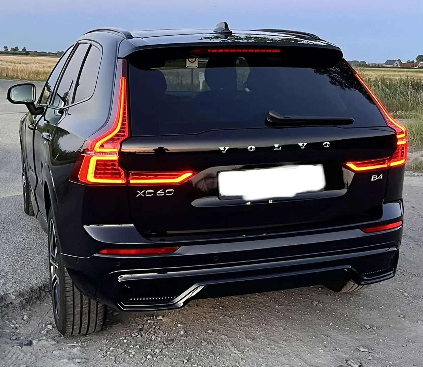 볼보 XC60 B4 D 2023 블랙 사진 1