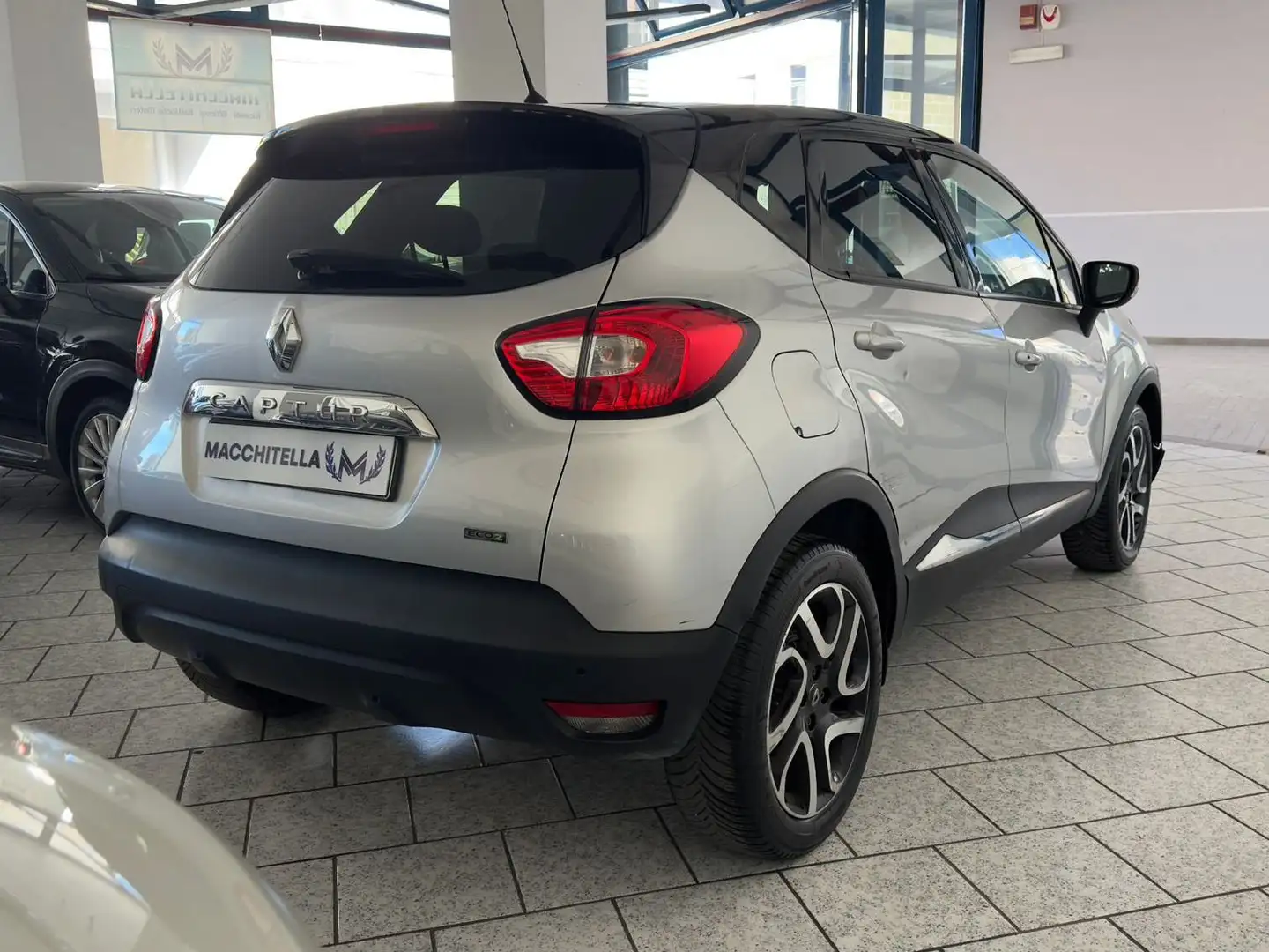 Renault Captur Captur 1.5 dci Intens (energy r-link) 90cv E6 Grau - 2