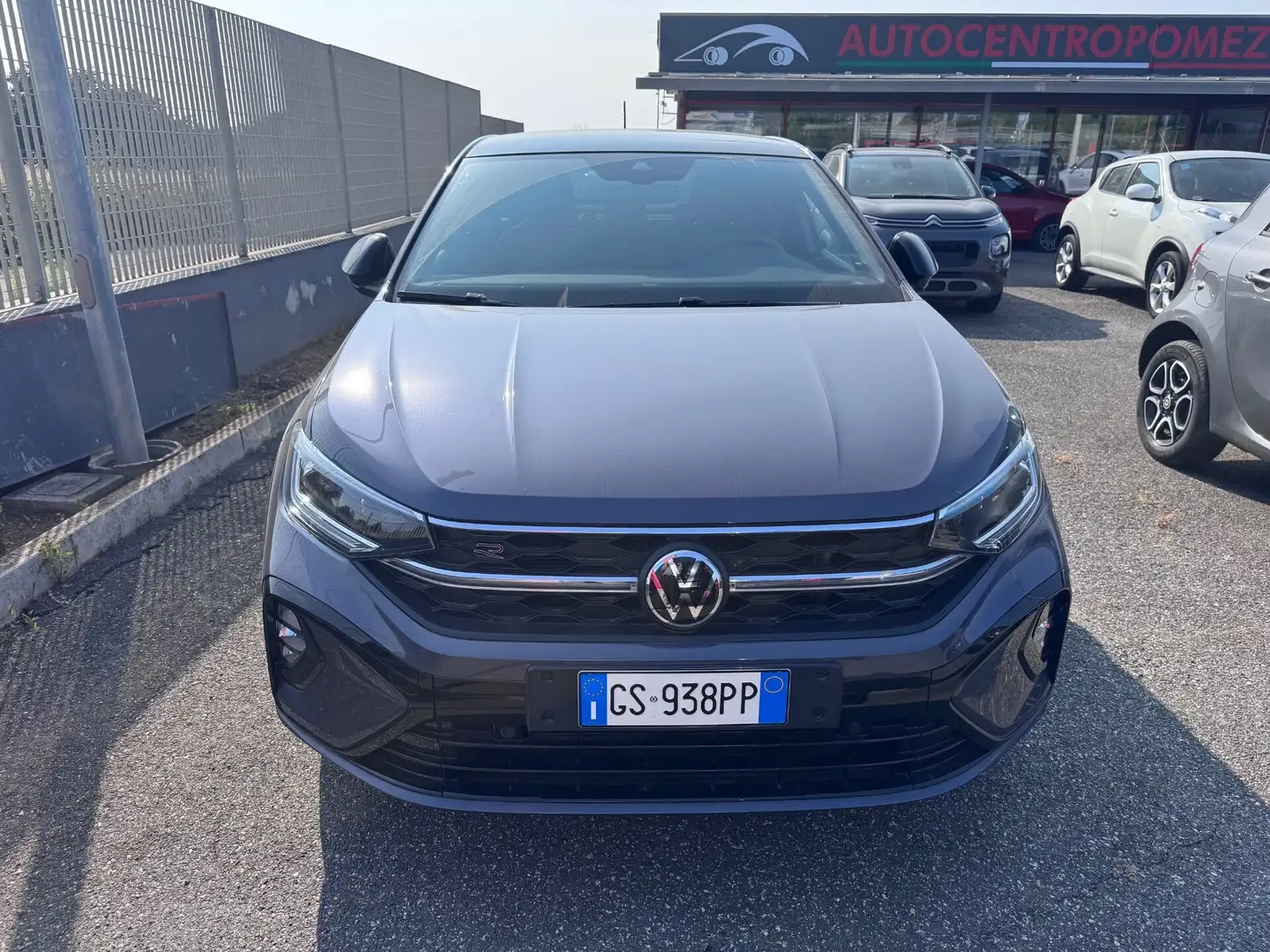 Volkswagen Taigo 1.0 TSI 115 CV R-LINE PANO CAMERA LED VIRTUAL ASSI Grigio - 2