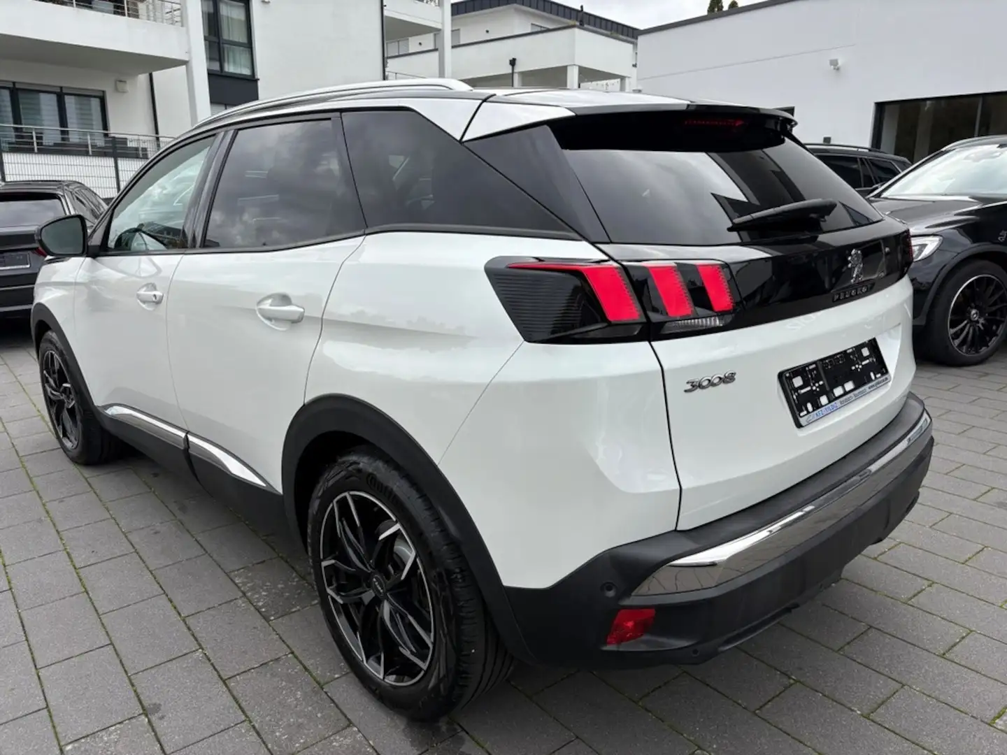 Peugeot 3008 2.0 BlueHDi 180 *PANO *360 KAMERA *LED Weiß - 2