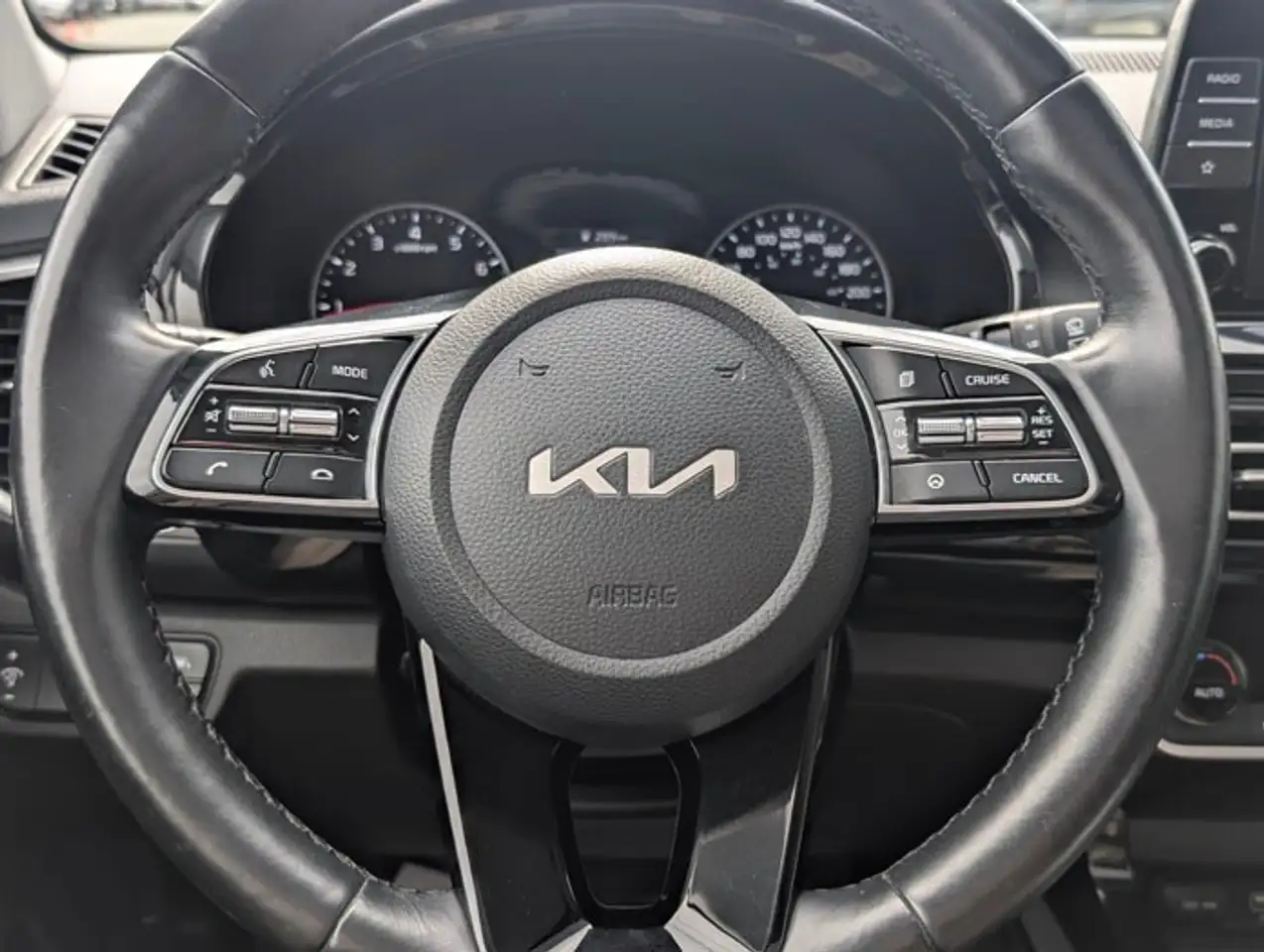 Kia Seltos снимка Kia Seltos