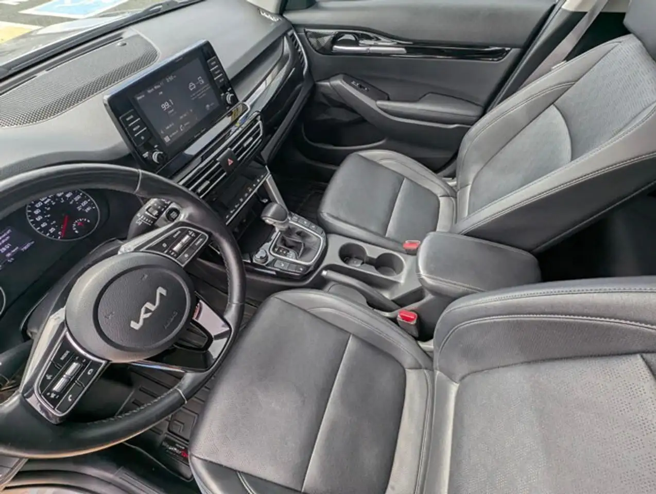 Kia Seltos снимка Kia Seltos