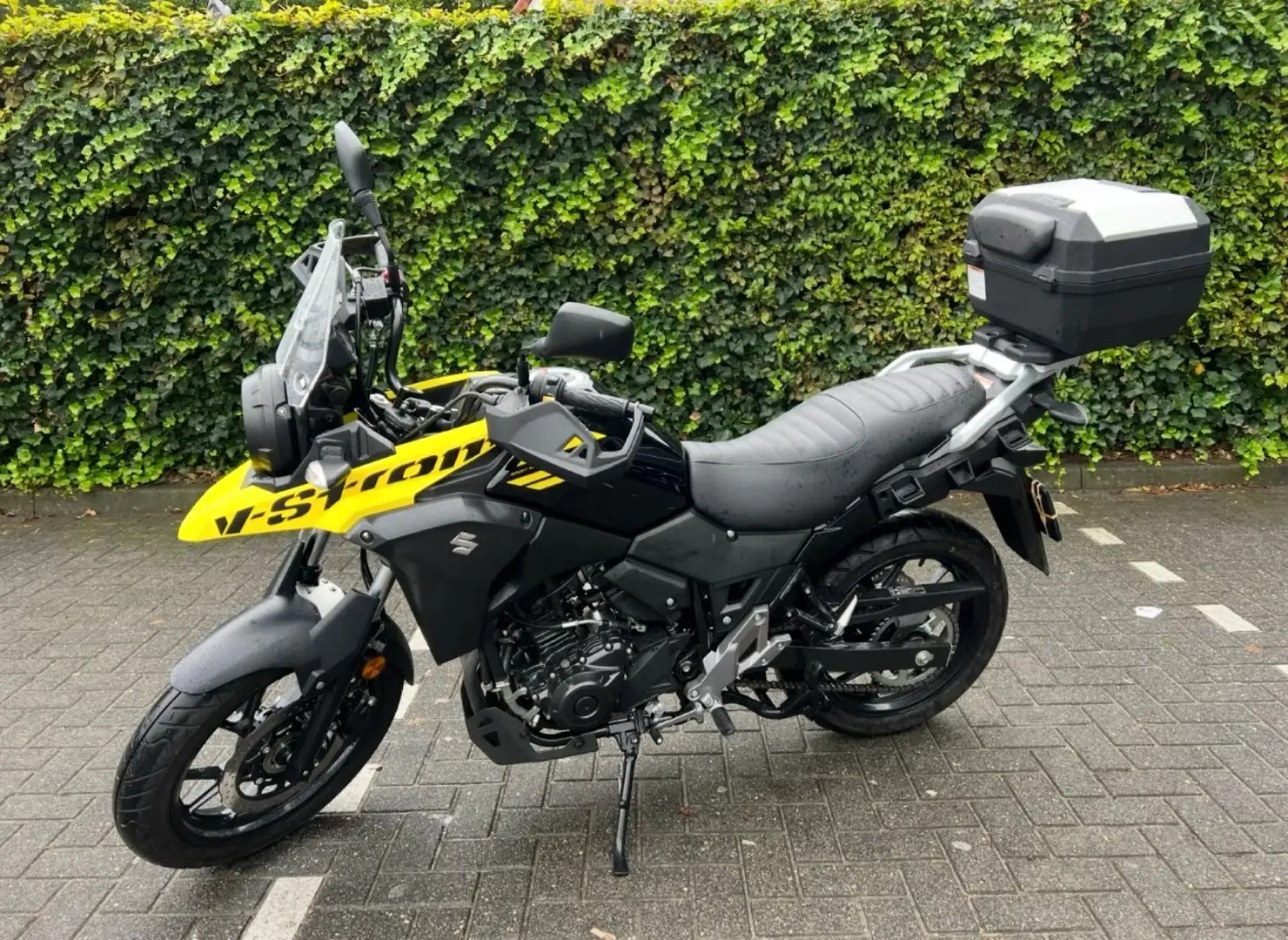 Suzuki V-Strom 250 Goede, zuinige motor te koop! Negro - 1
