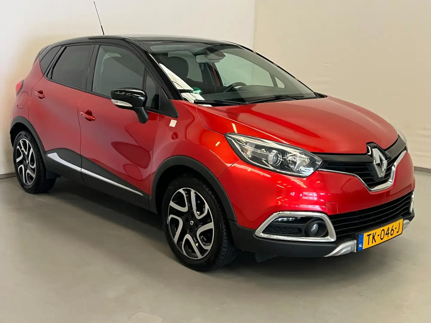 Renault Captur 1.2 TCe Helly Hansen / Aut / Navi / Stoelverwarmin Červená - 2