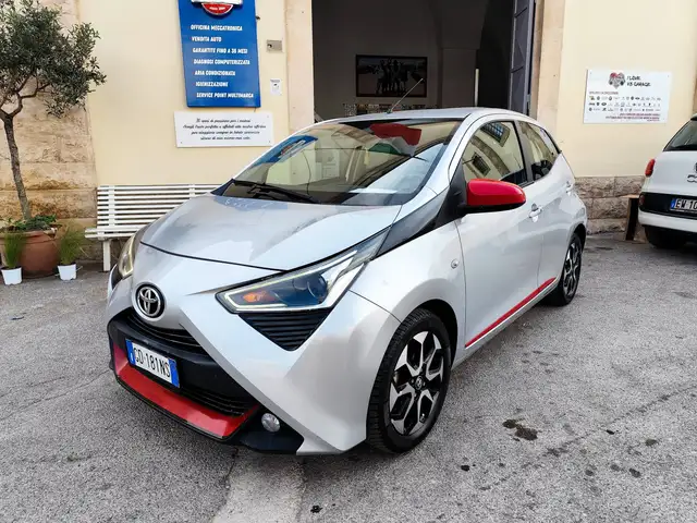 Toyota Aygo Aygo II 2018 5p 5p 1.0 x-fun m-mt 72cv