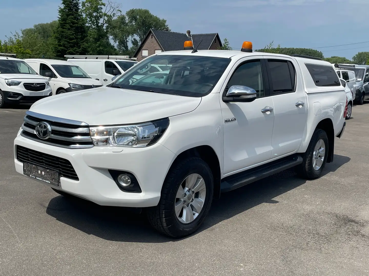 Toyota Hilux 2.4 D-4D 4WD FULL OPTION MARCHE PIED 21500 EUROS Blanco - 1