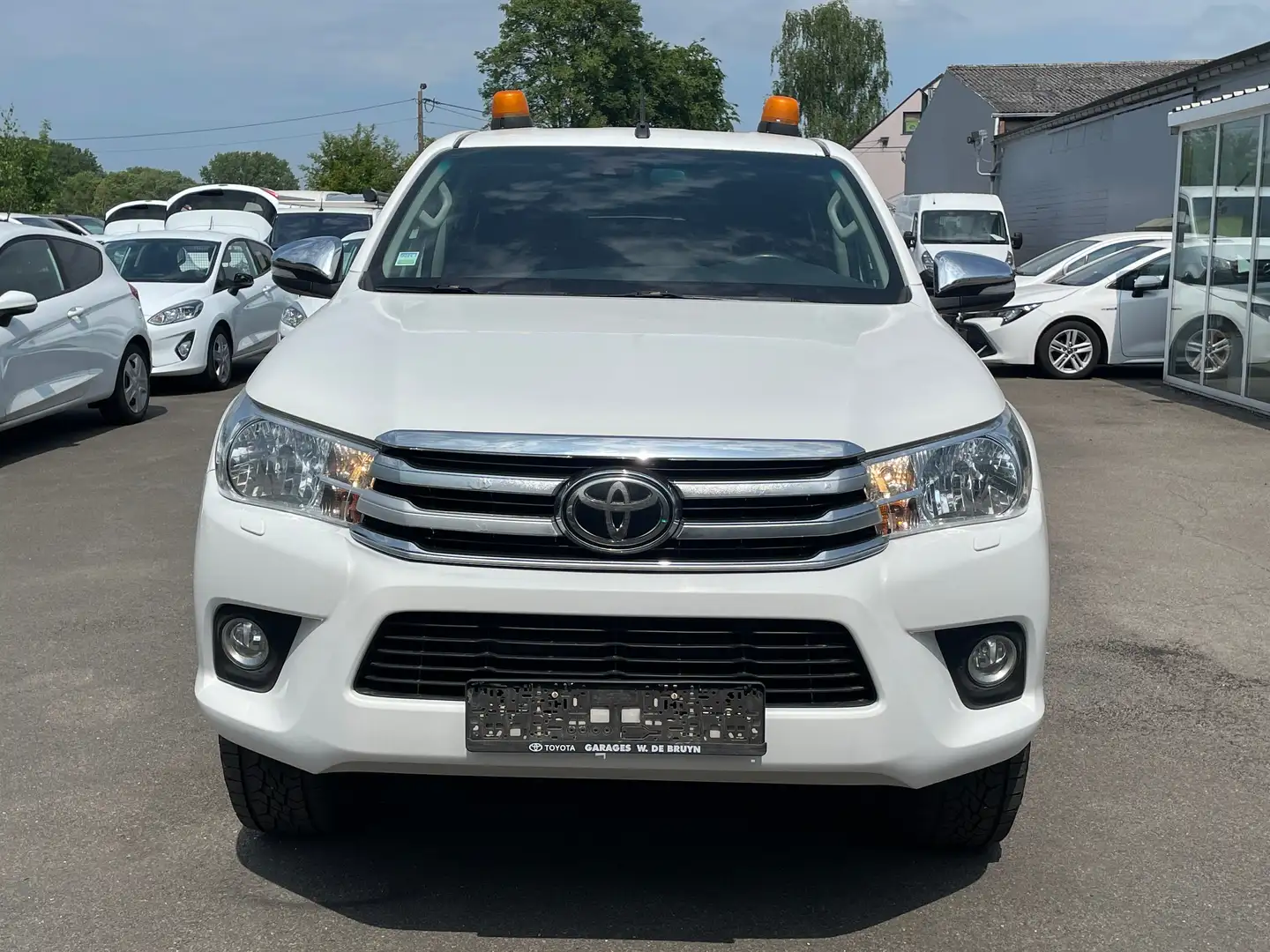 Toyota Hilux 2.4 D-4D 4WD FULL OPTION MARCHE PIED 21500 EUROS Blanco - 2