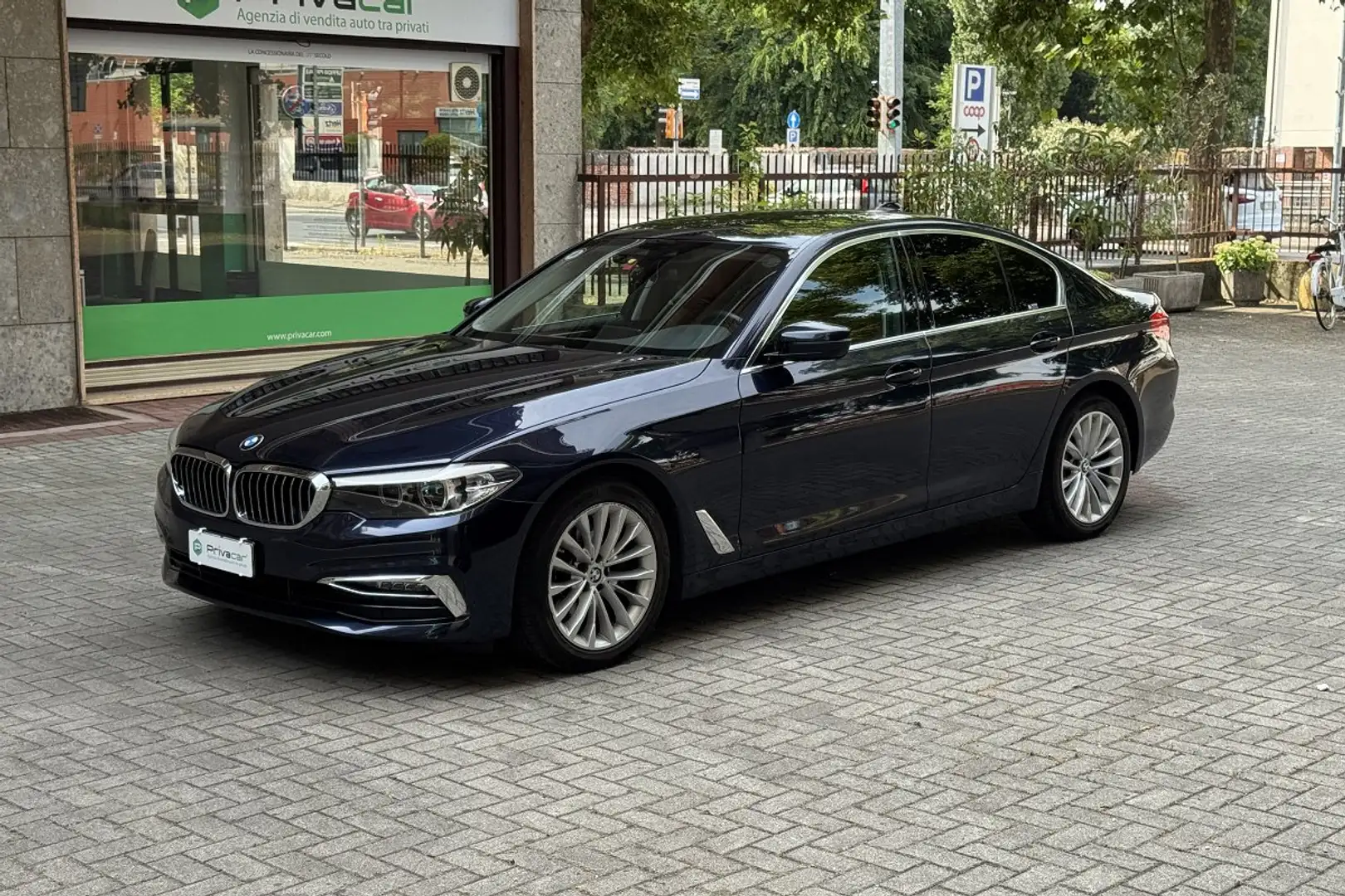 BMW 520 520d xDrive Luxury Blu/Azzurro - 1