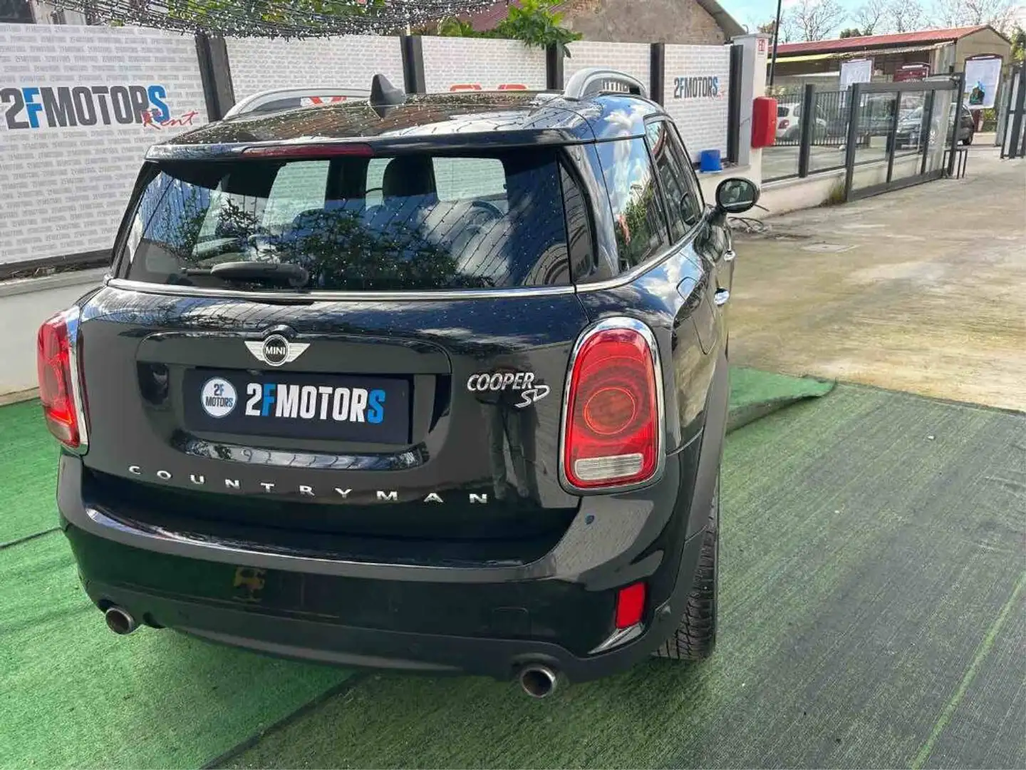MINI Cooper SD Countryman 2.0 Cooper SD Hype auto Schwarz - 2
