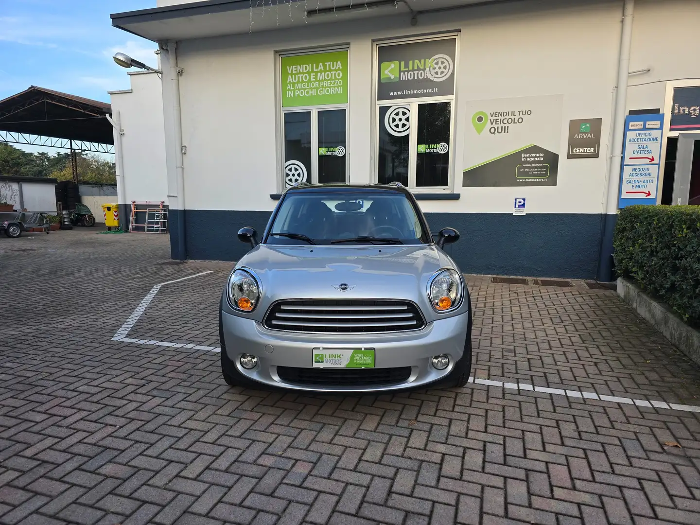 MINI Cooper Countryman 1.6 NEOPATENTATI Silber - 2