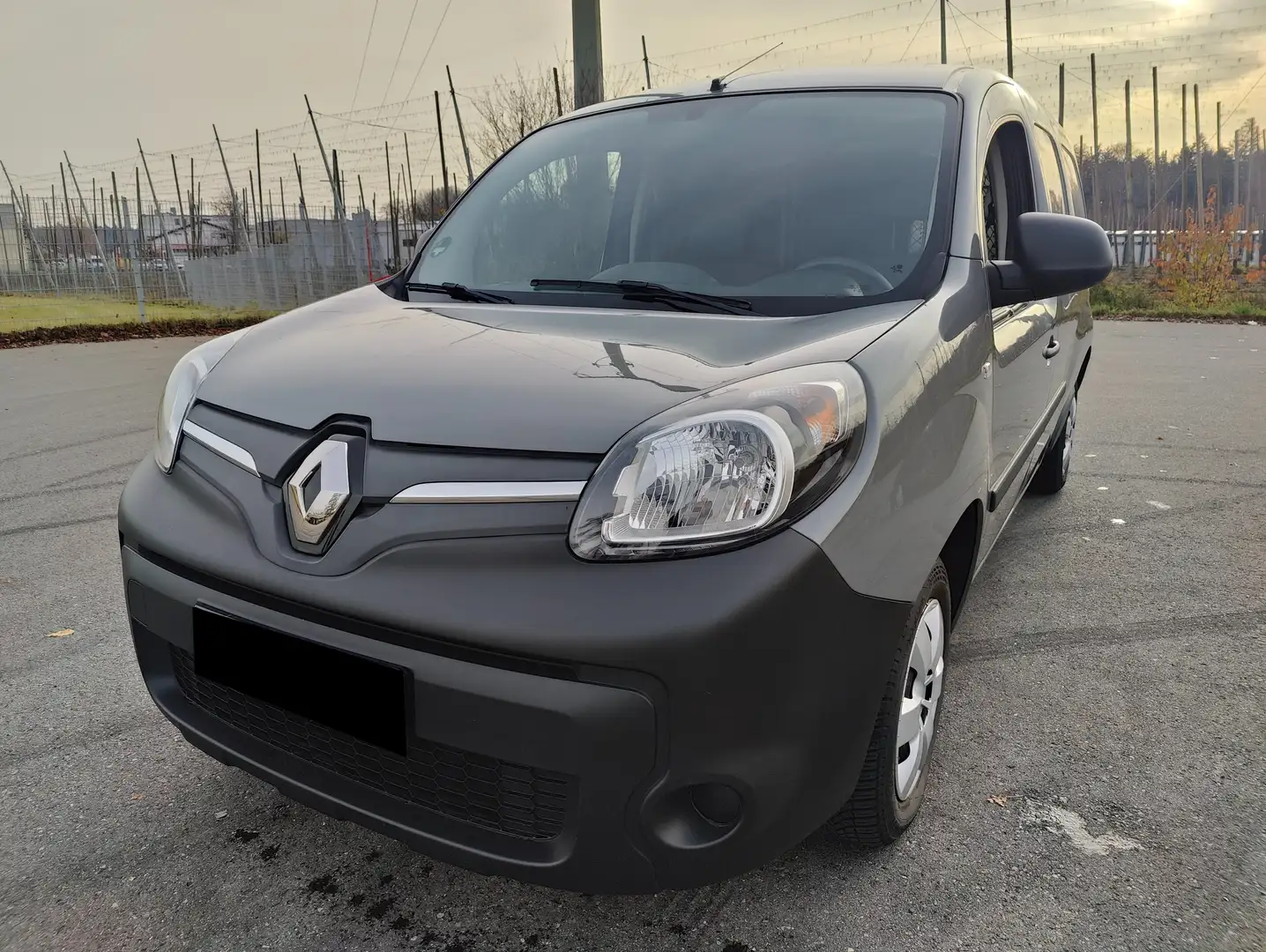 Renault Kangoo Z.E. 33 Maxi 2-Sitzer / NAVI / KAMERA / REGALE Gris - 1