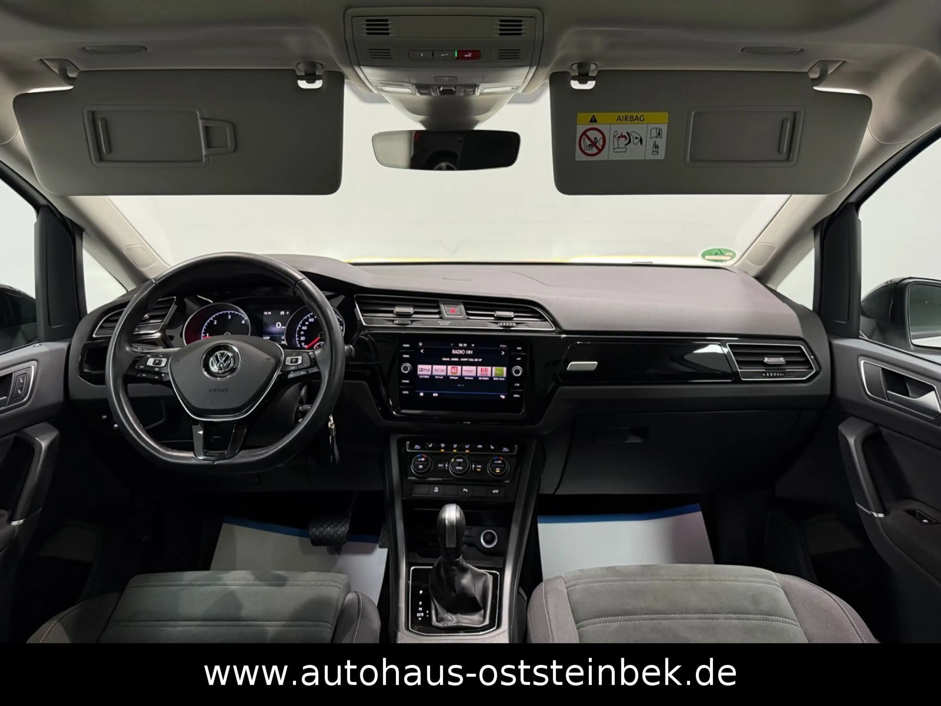 Volkswagen Touran 2.0 TDI HIGHLINE/R-LINE/PANO/LED/7-SITZER — photo 2