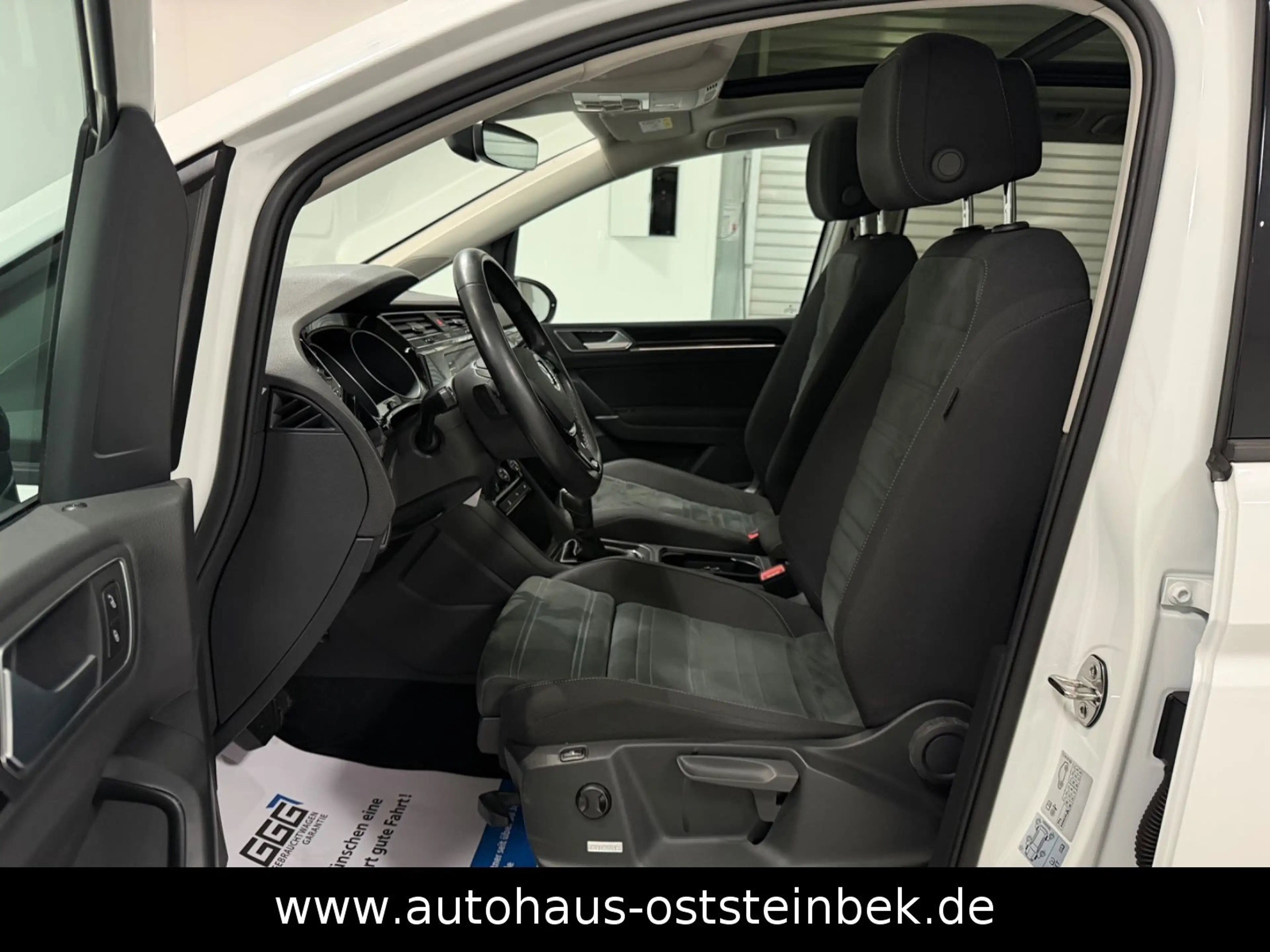 Volkswagen Touran 2.0 TDI HIGHLINE/R-LINE/PANO/LED/7-SITZER — photo 11
