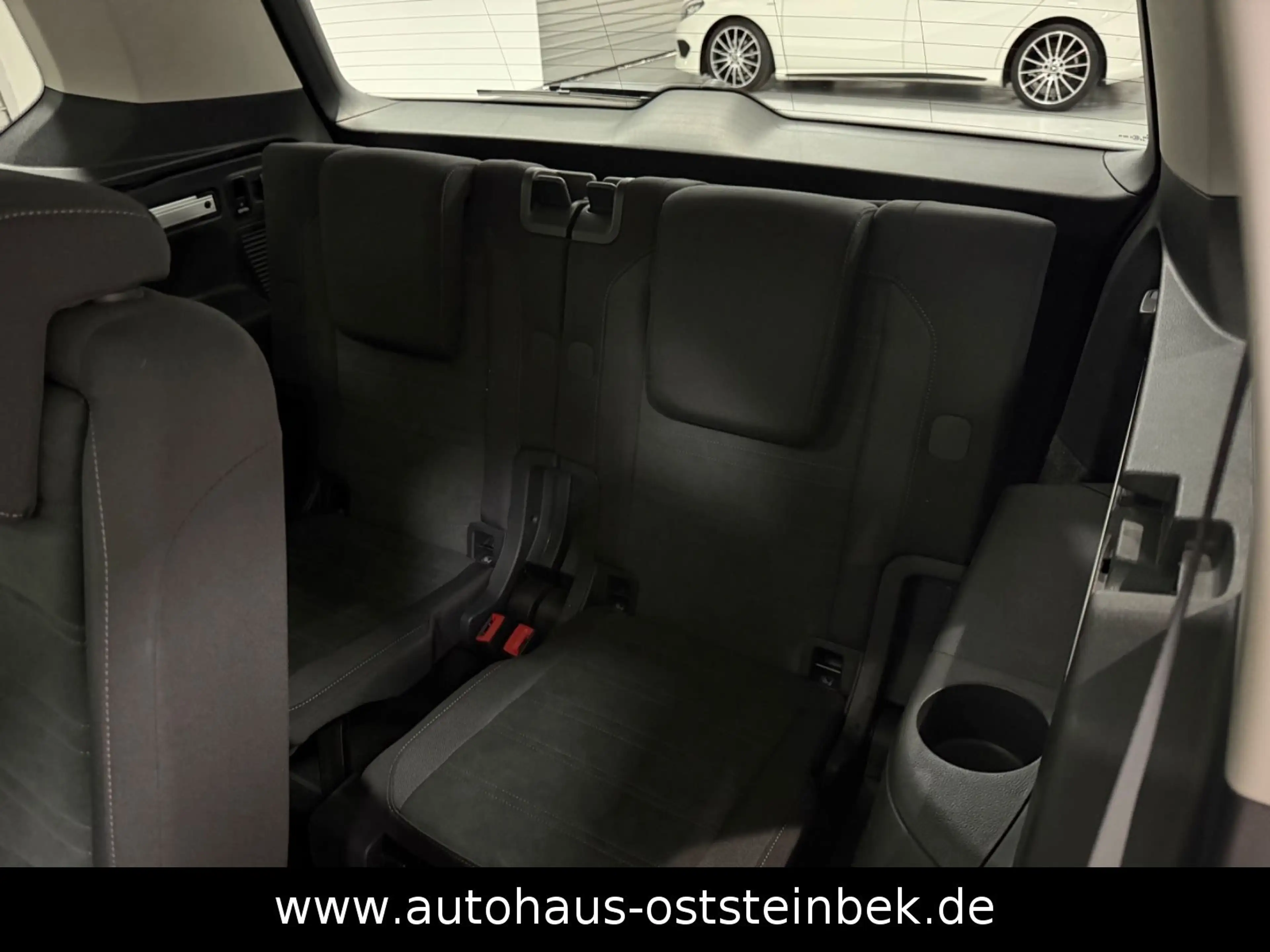 Volkswagen Touran 2.0 TDI HIGHLINE/R-LINE/PANO/LED/7-SITZER — photo 15