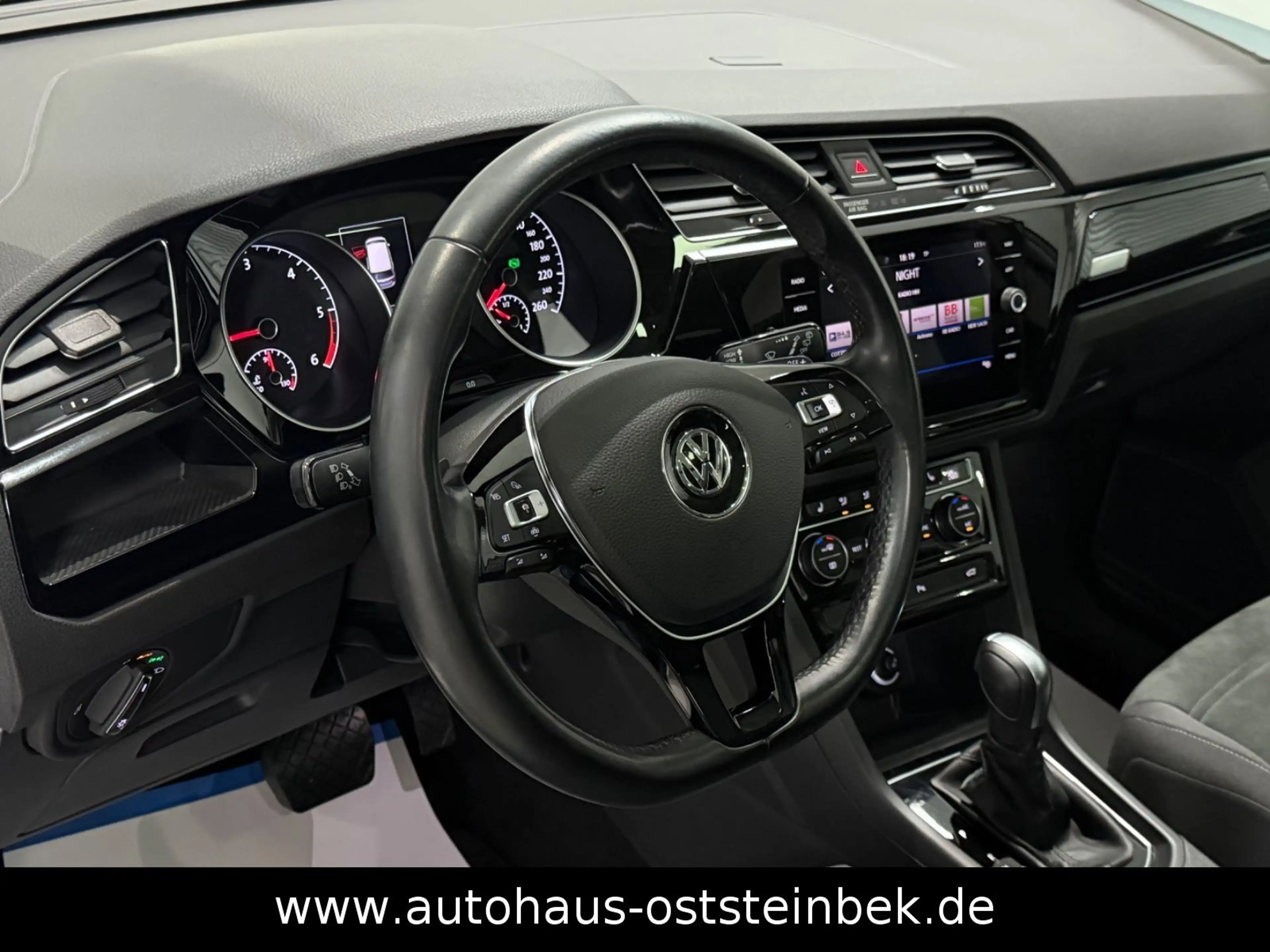 Volkswagen Touran 2.0 TDI HIGHLINE/R-LINE/PANO/LED/7-SITZER — photo 10
