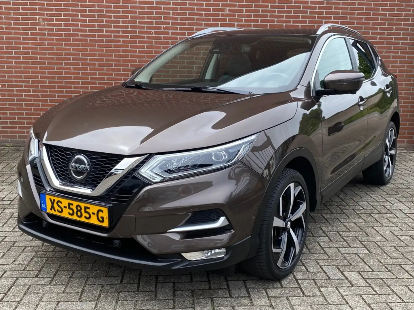 Nissan Qashqai 1.2 TEKNA + NAV 360 CAMERA CLIMA CRUISE PANO STOEL Bruin - 2