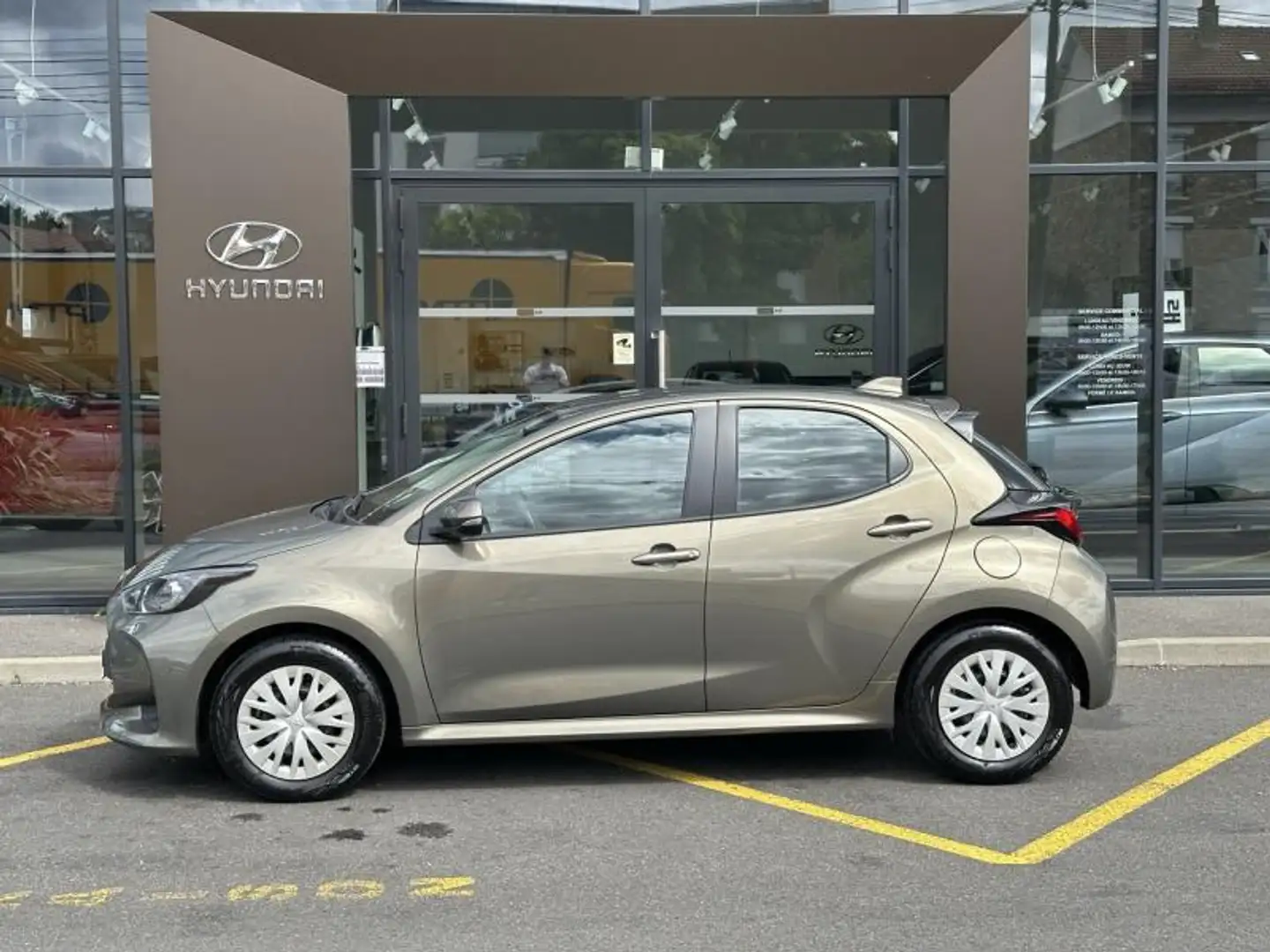 Toyota Yaris 116h Dynamic 5p MY22 Bronze - 2
