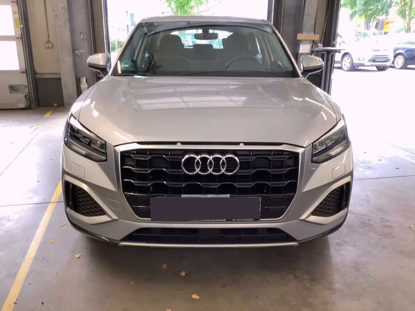 Audi Q2 35 TFSI advanced Grau - 2
