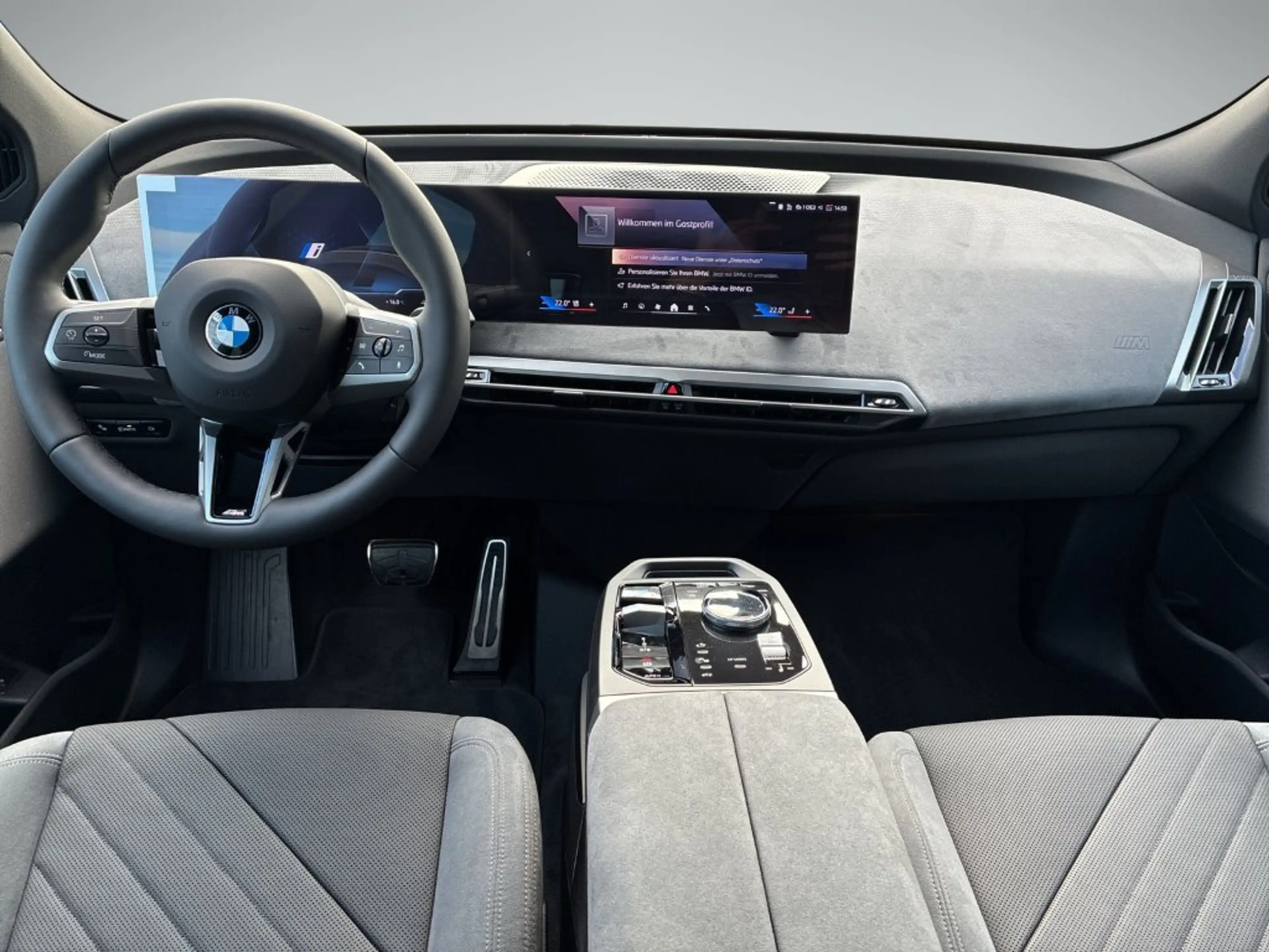 BMW iX xDrive45 — photo 6