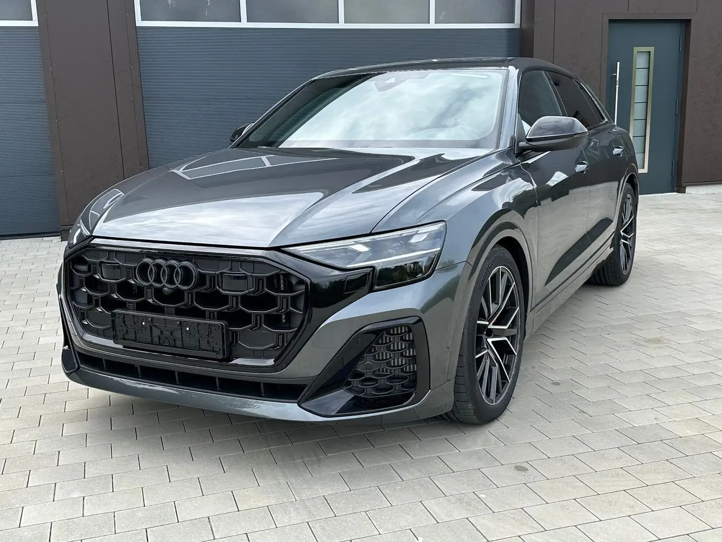 Audi SQ8 SUV 4.0 TFSI /Pano/360°/AHK/4-Z/Leder Grau - 1