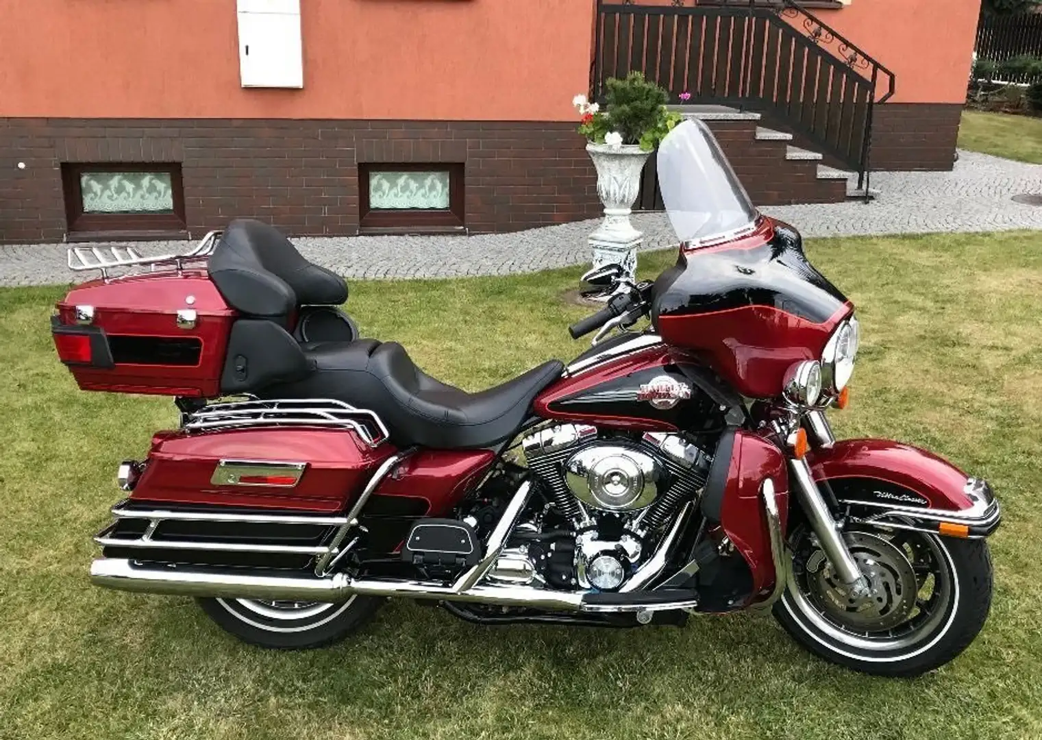 Harley-Davidson Electra Glide Roşu - 2