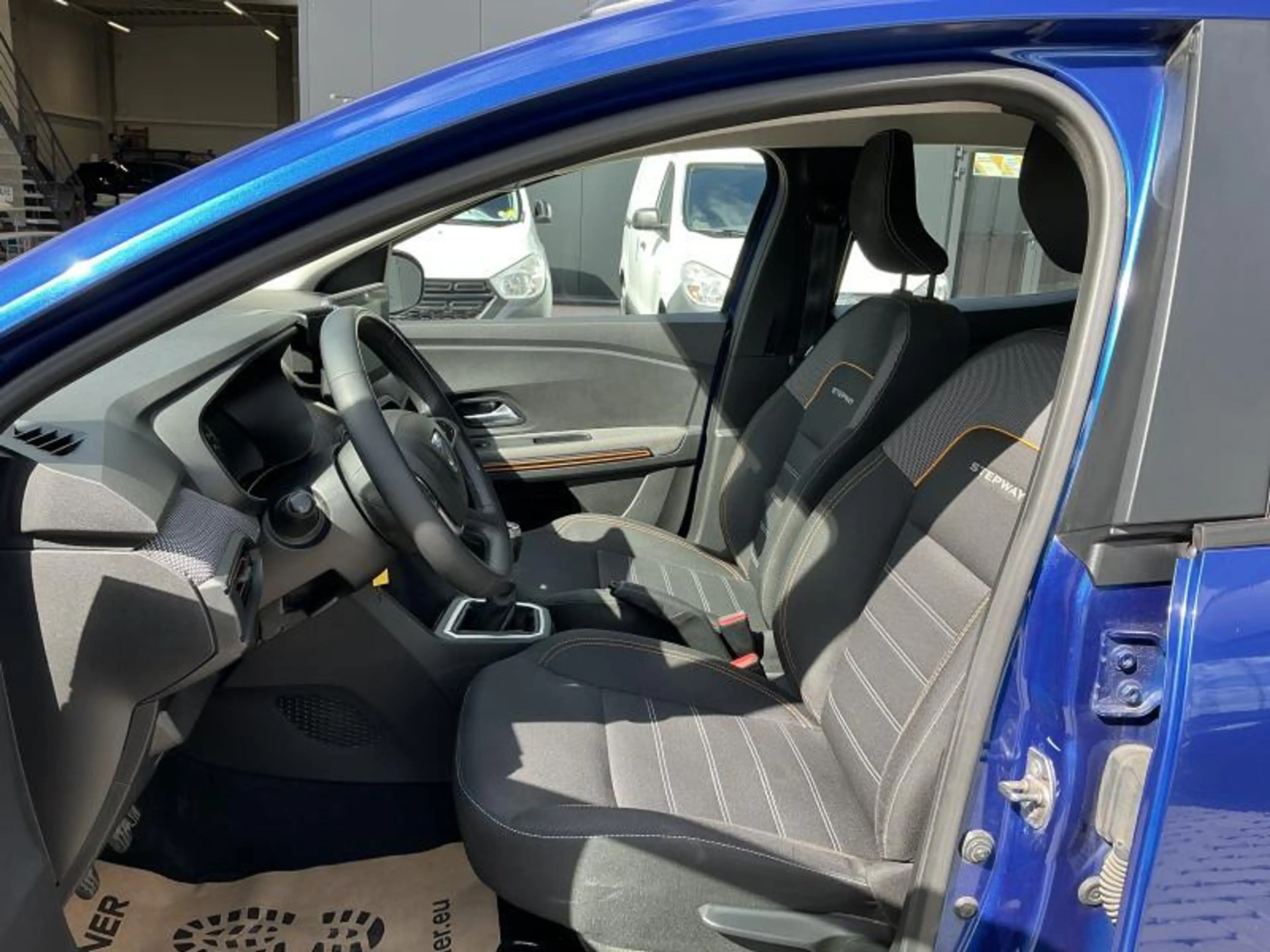 Dacia Sandero STEPWAY + TCE 90 — photo 14