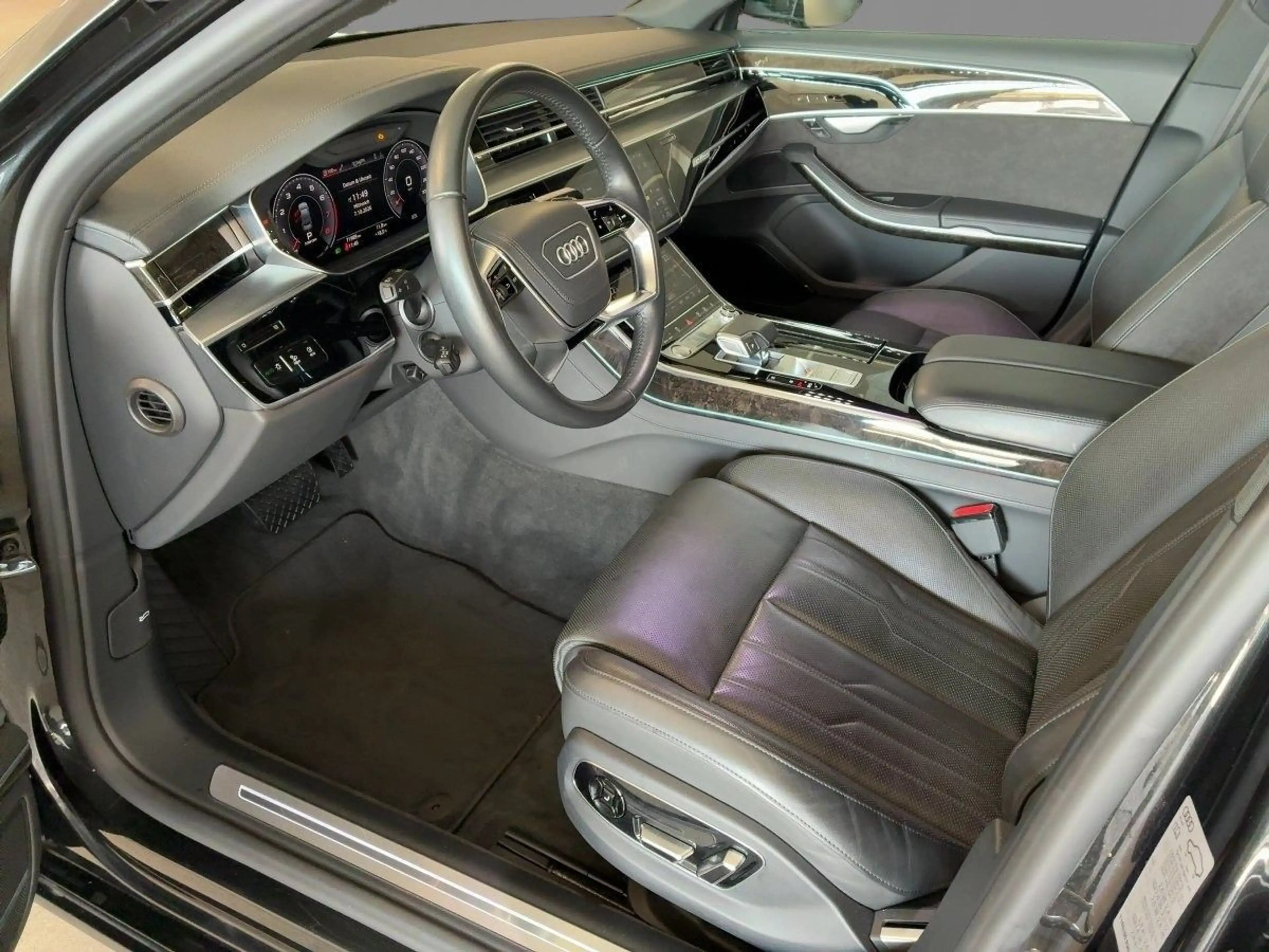 Audi A8 Lang 55 TFSI quattro tiptronic VirtualCockpit — photo 8