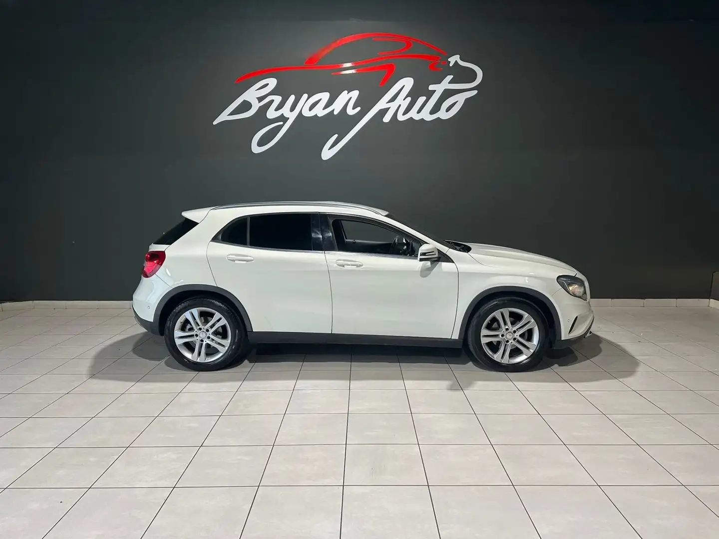 Mercedes-Benz GLA 180 d Business auto - 1