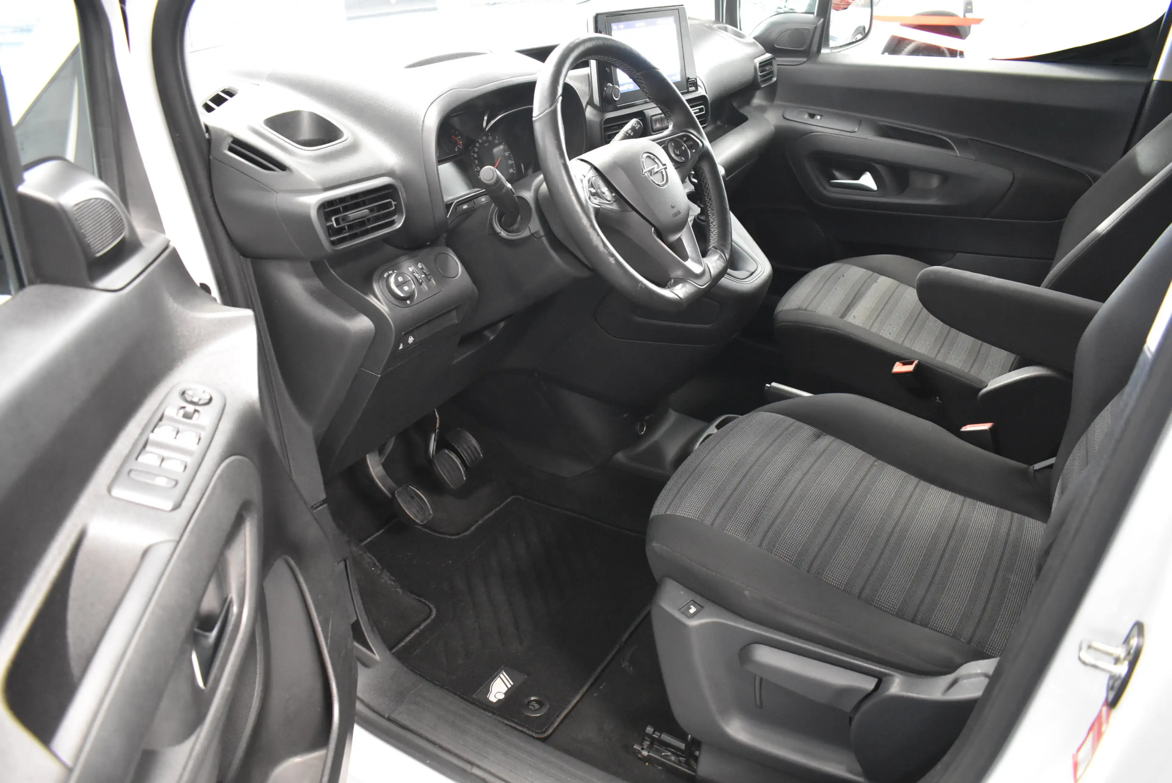 Opel Combo Life Edit XL 5-Sitze Navi Kamera Temp AHK — photo 6