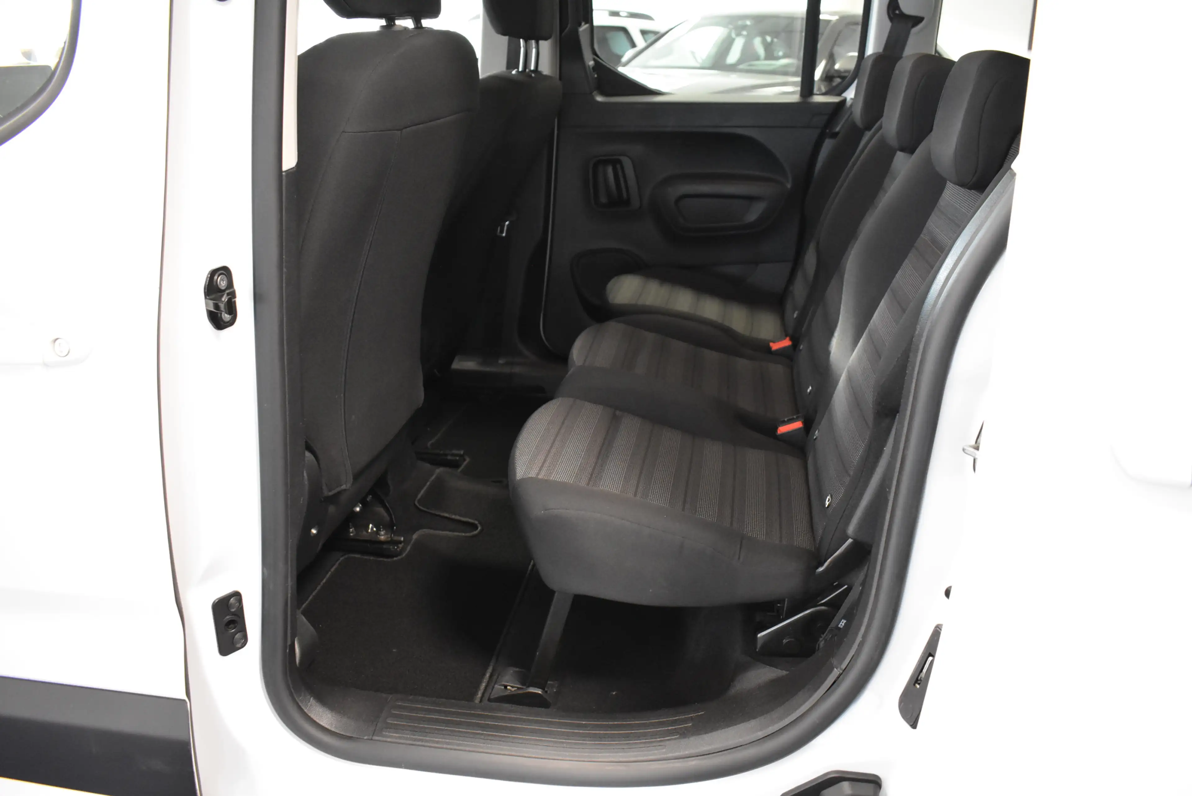 Opel Combo Life Edit XL 5-Sitze Navi Kamera Temp AHK — photo 15