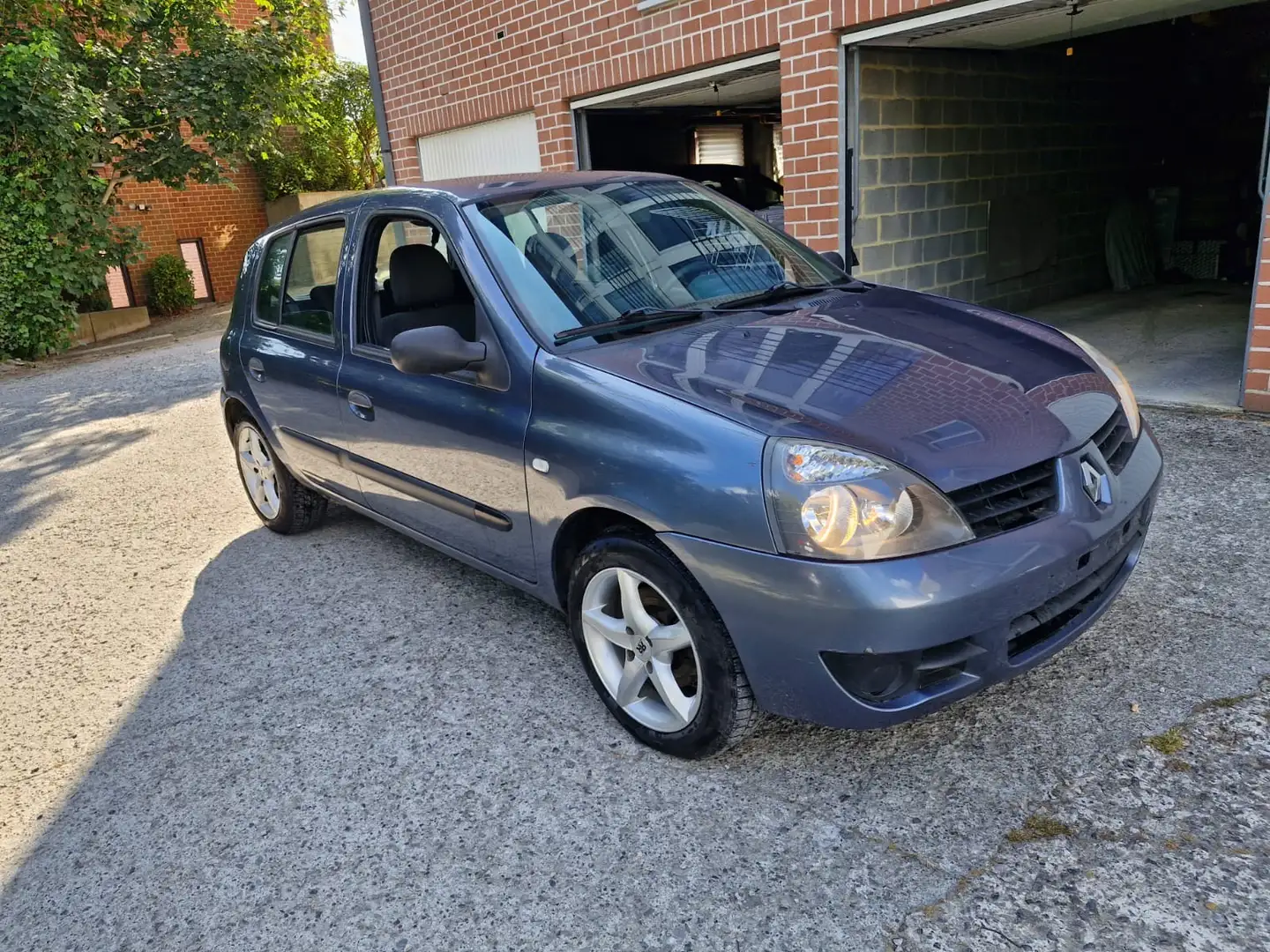 Renault Clio 1.2i Campus - 2