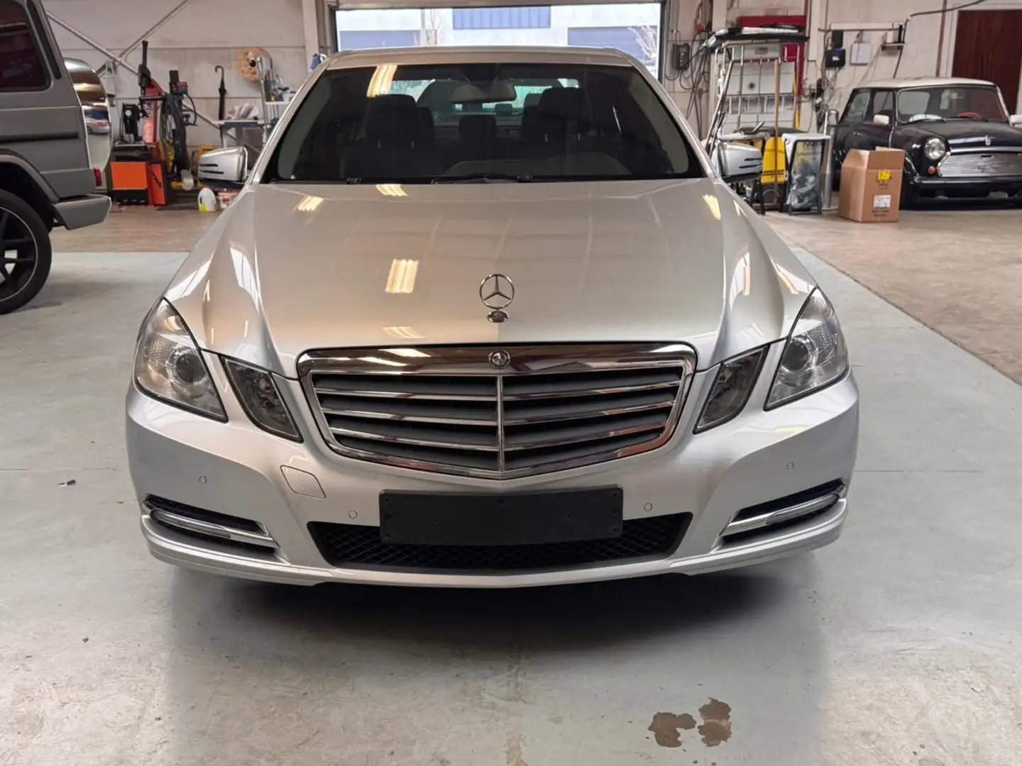 Mercedes-Benz E 200 CDI BE Avantgarde Start/Stop Zilver - 2
