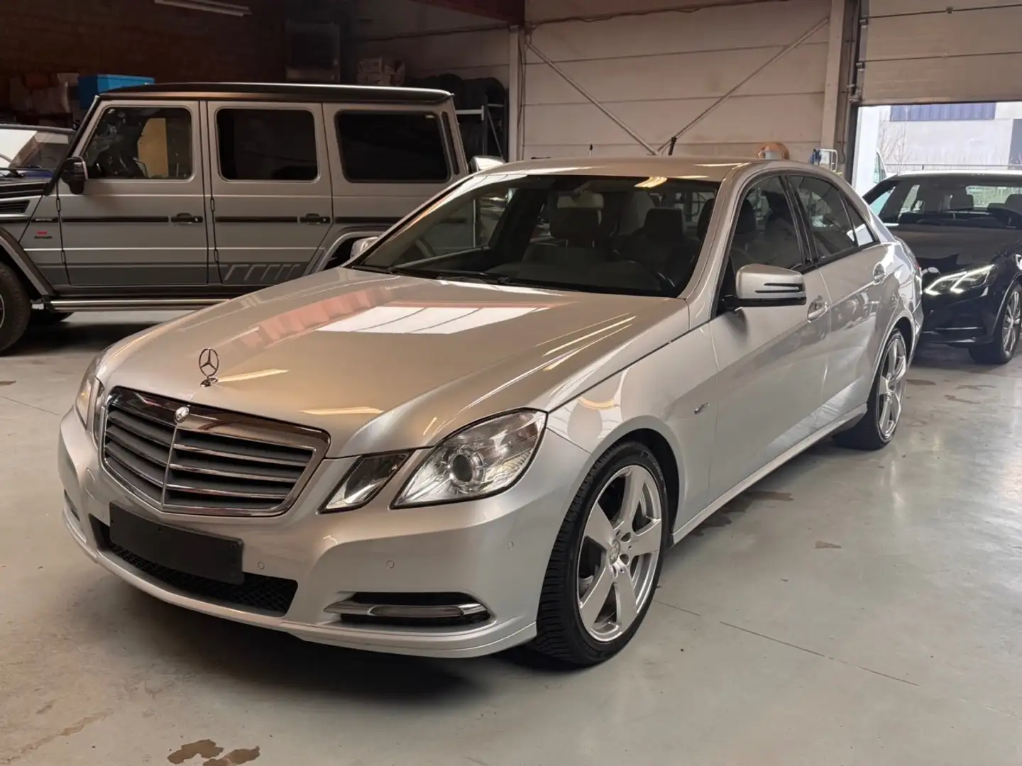 Mercedes-Benz E 200 CDI BE Avantgarde Start/Stop Zilver - 1