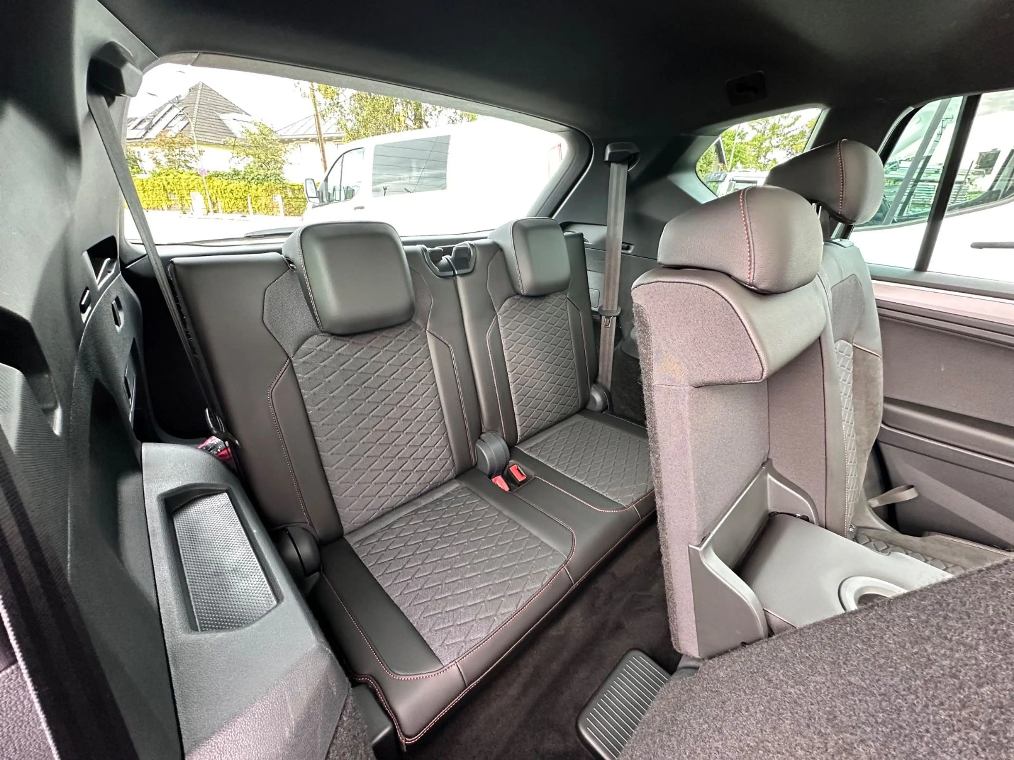SEAT Tarraco FR 4Drive Navi Beats Pano AHK 7-Sitzer — photo 35
