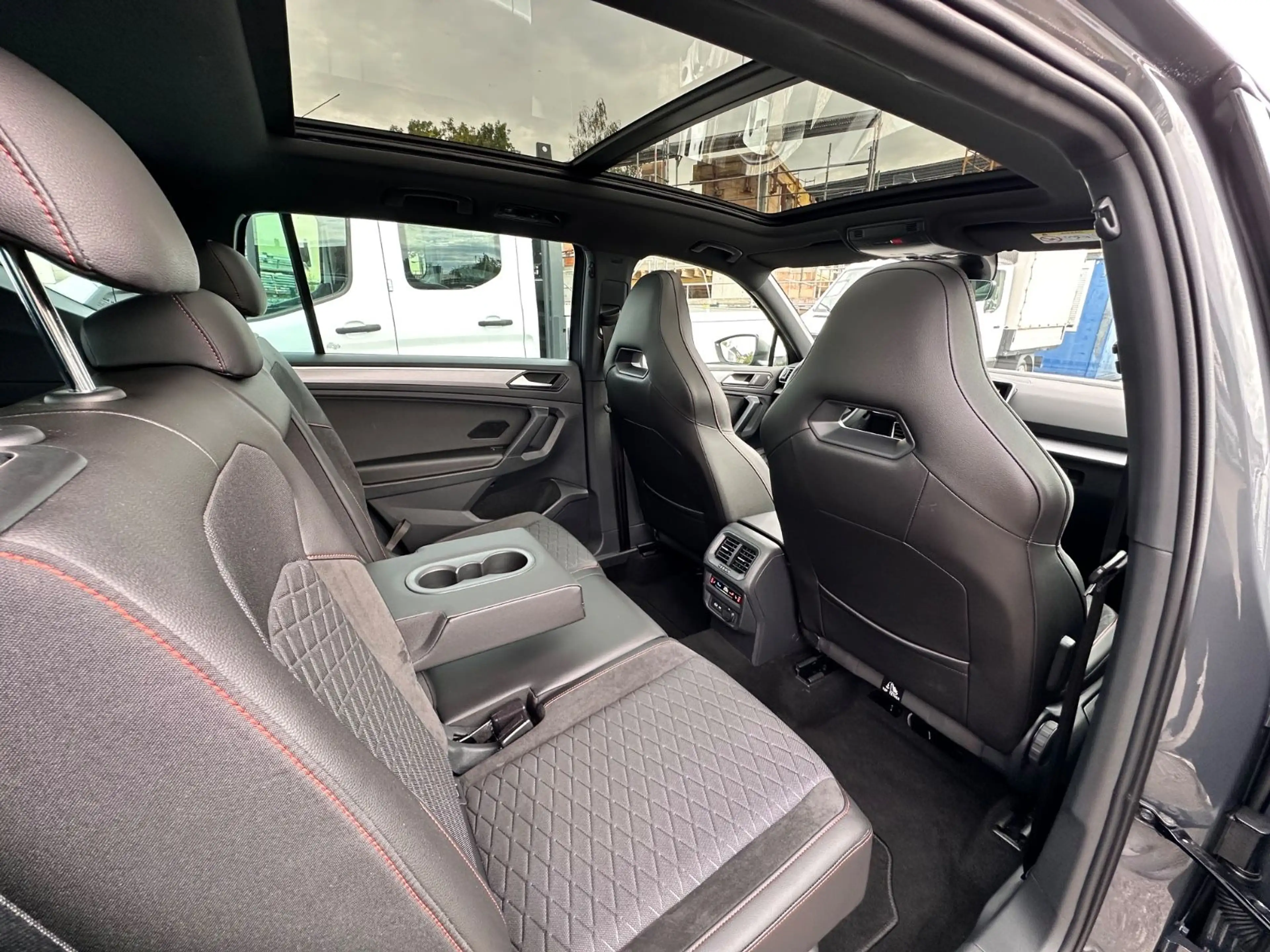 SEAT Tarraco FR 4Drive Navi Beats Pano AHK 7-Sitzer — photo 33