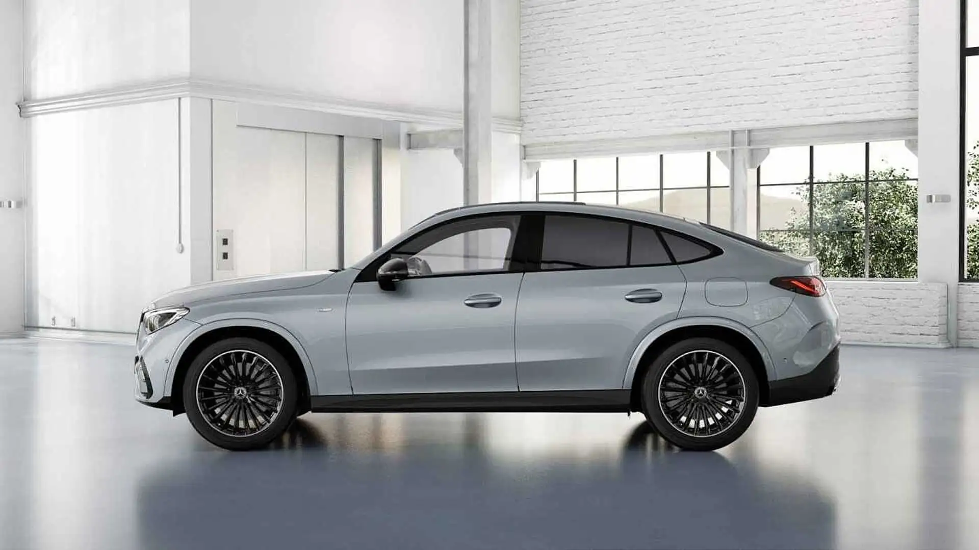 Mercedes-Benz GLC 300 E 4MATIC COUPÉ STAR EDITION Zilver - 2