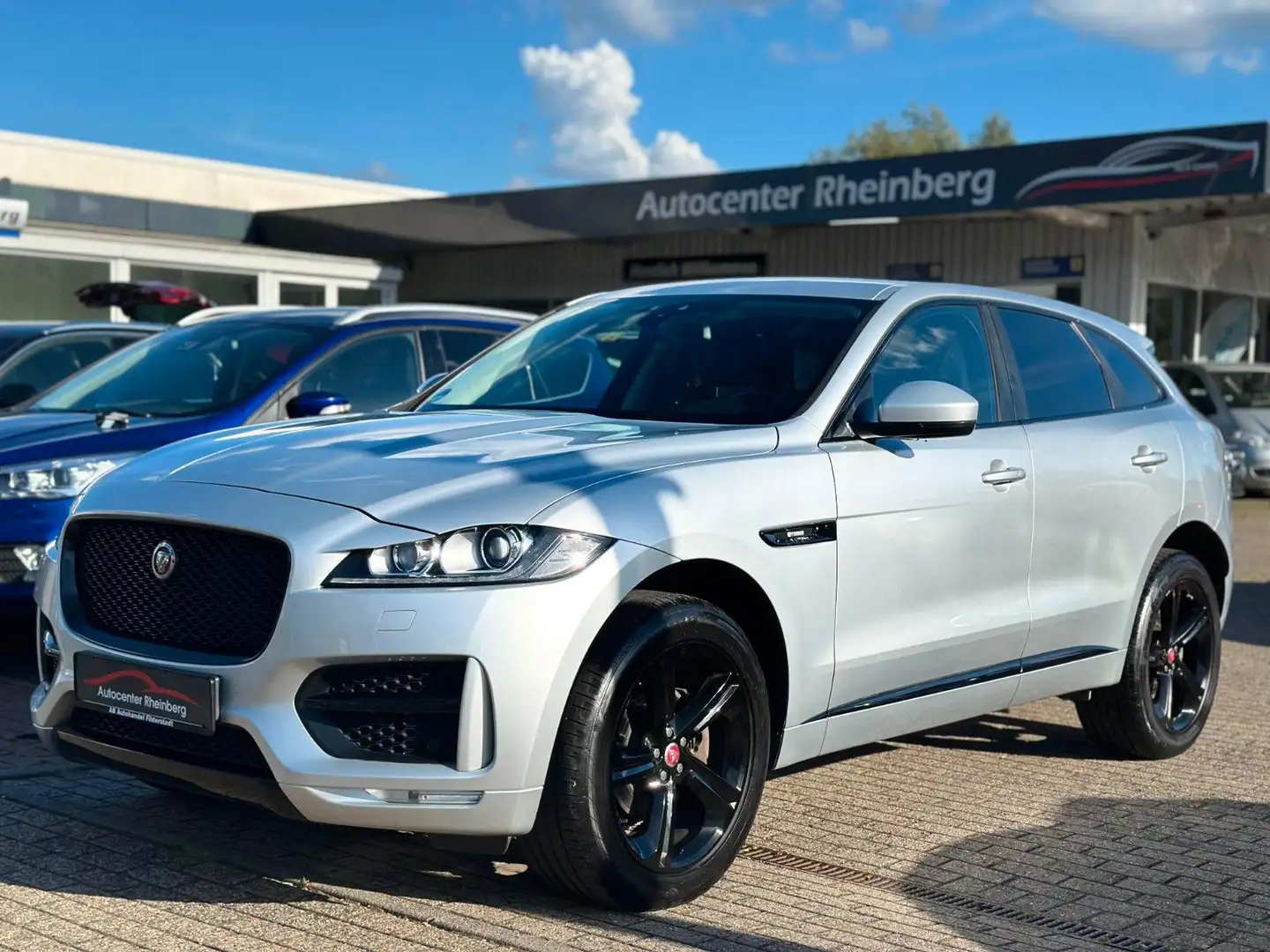 Jaguar F-Pace 25d AWD R-Sport Automatik*HU NEU* Silber - 1