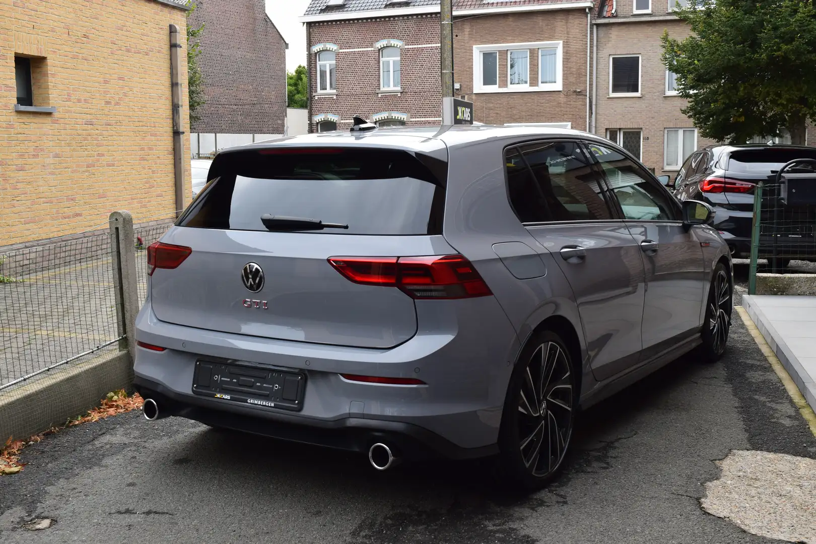 Volkswagen Golf GTI 2.0 DSG - NAVI / LED / HEAD-UP DISPLAY / 19" Gris - 2