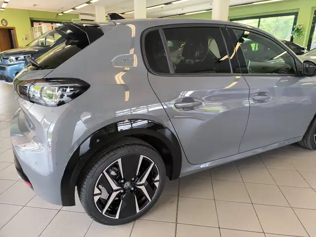 Peugeot 208 view 9