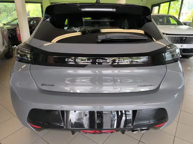 Peugeot 208 view 8