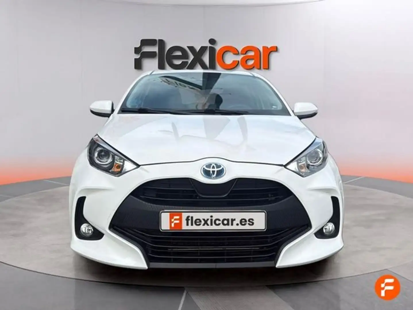 Toyota Yaris 120H 1.5 Active Tech Blanco - 2