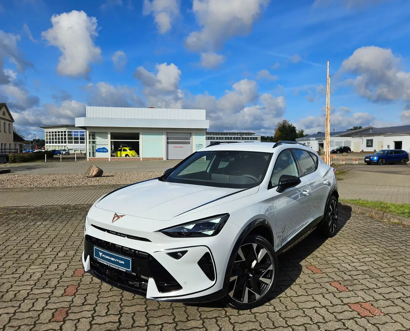 CUPRA Formentor 2.0 TSI 4Drive DSG VZ *Matrix, Sennheiser, DCC * Weiß - 1